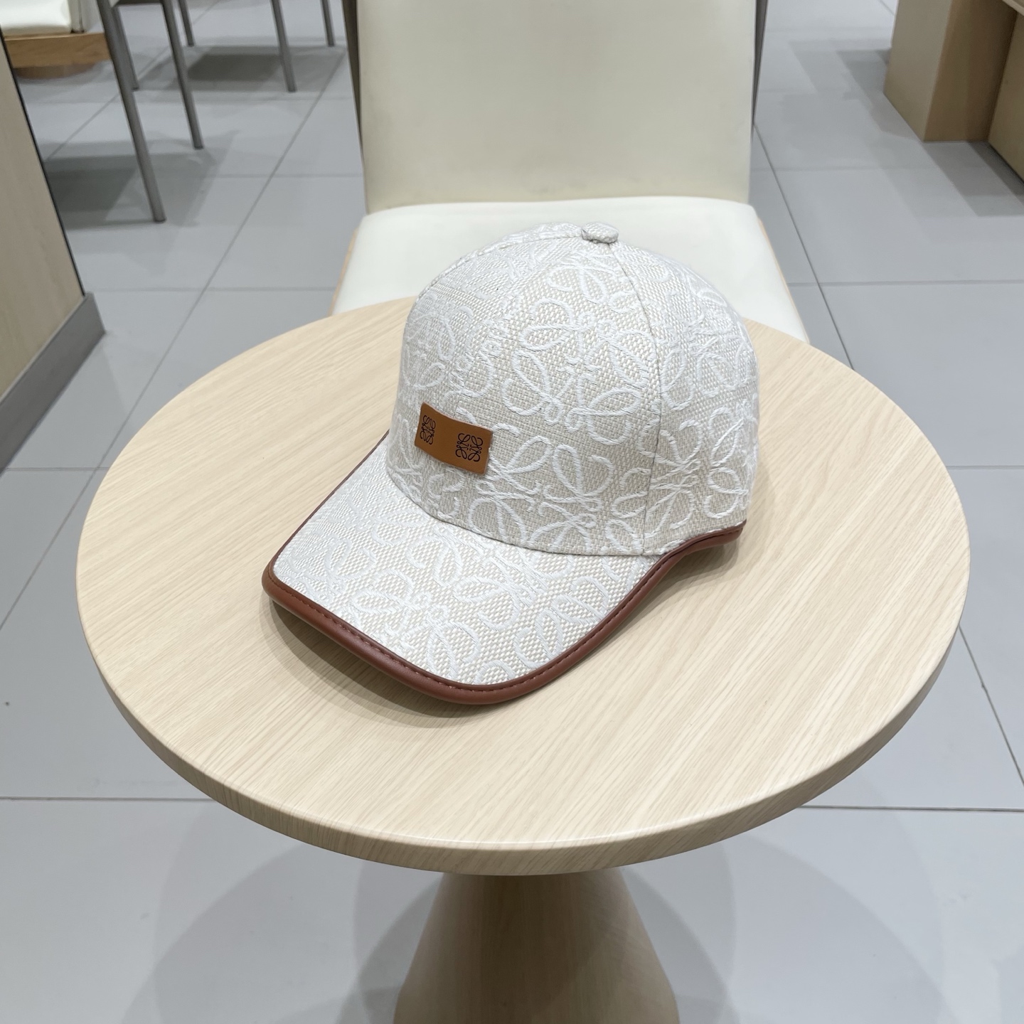  罗意威loewe🧢罗意威Loewe～新款棒球帽🧢，简约刺绣经典logo，质感超级赞👍，精致大牌范，女神