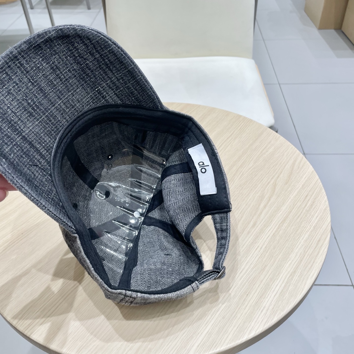  爆款🔥Alo新款棒球帽
定制超薄纯棉面料，简约时尚更透气，超火爆
现货秒发