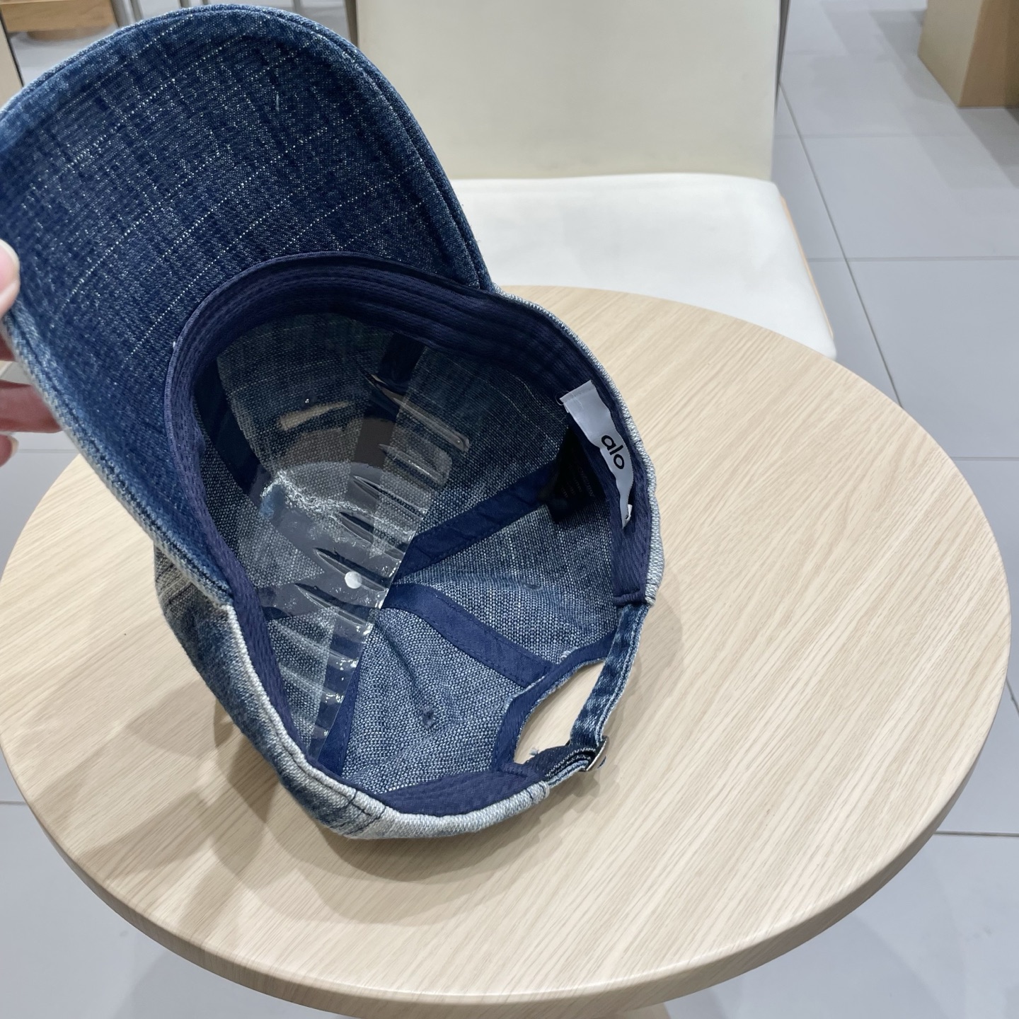  爆款🔥Alo新款棒球帽
定制超薄纯棉面料，简约时尚更透气，超火爆
现货秒发