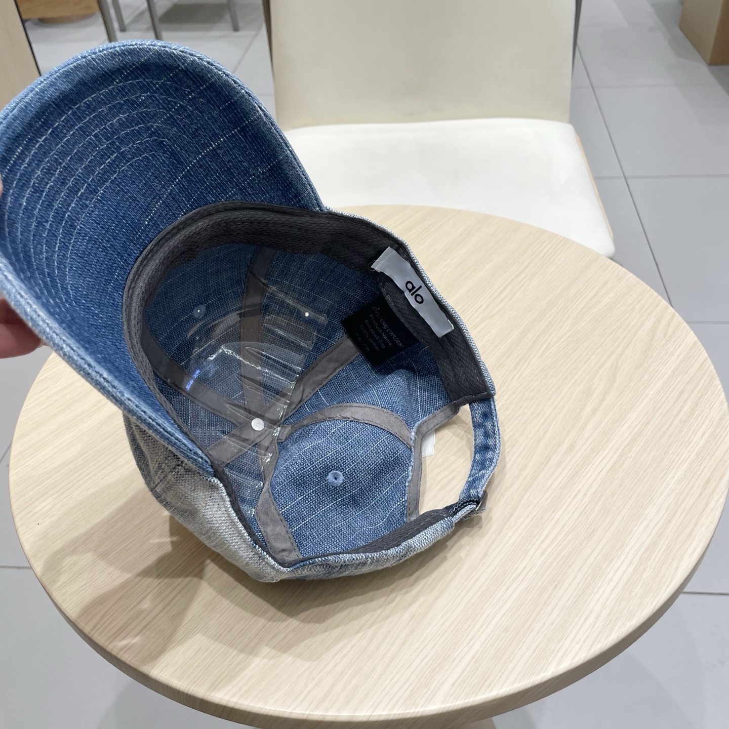  爆款🔥Alo新款棒球帽
定制超薄纯棉面料，简约时尚更透气，超火爆
现货秒发