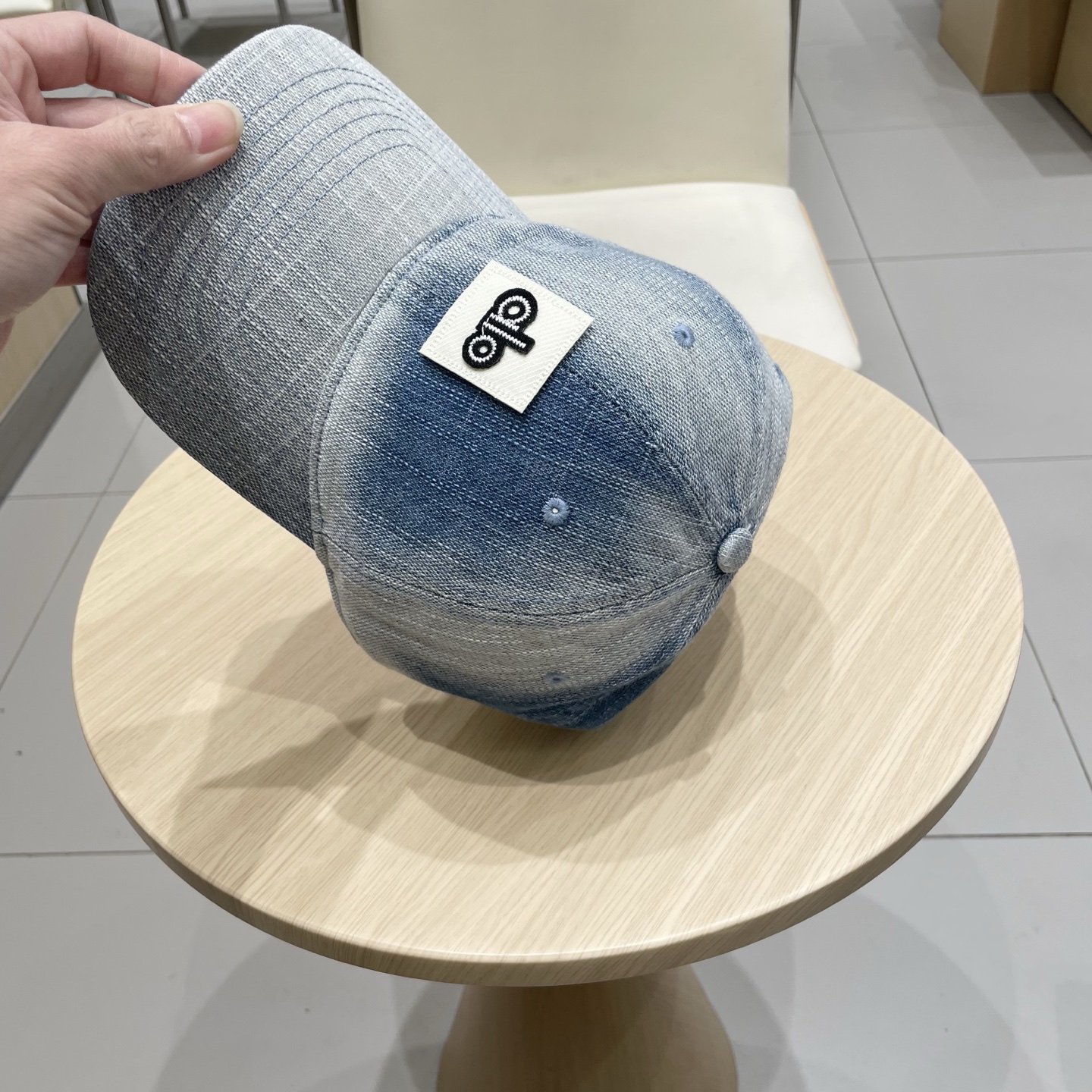  爆款🔥Alo新款棒球帽
定制超薄纯棉面料，简约时尚更透气，超火爆
现货秒发