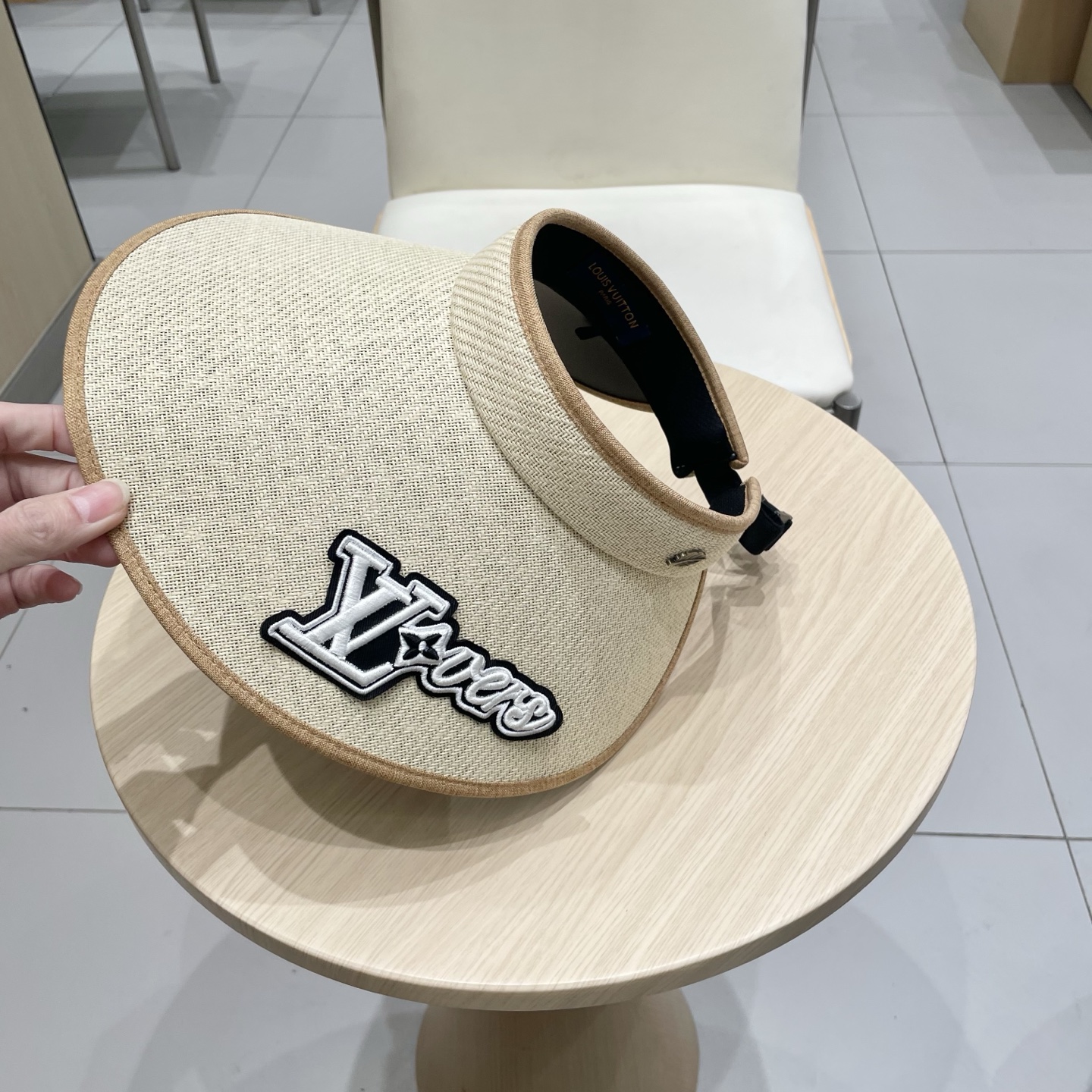   【LV路易威登】2025夏季新款男女款遮阳帽空顶帽，大牌出货，超方便！好搭！出街必备