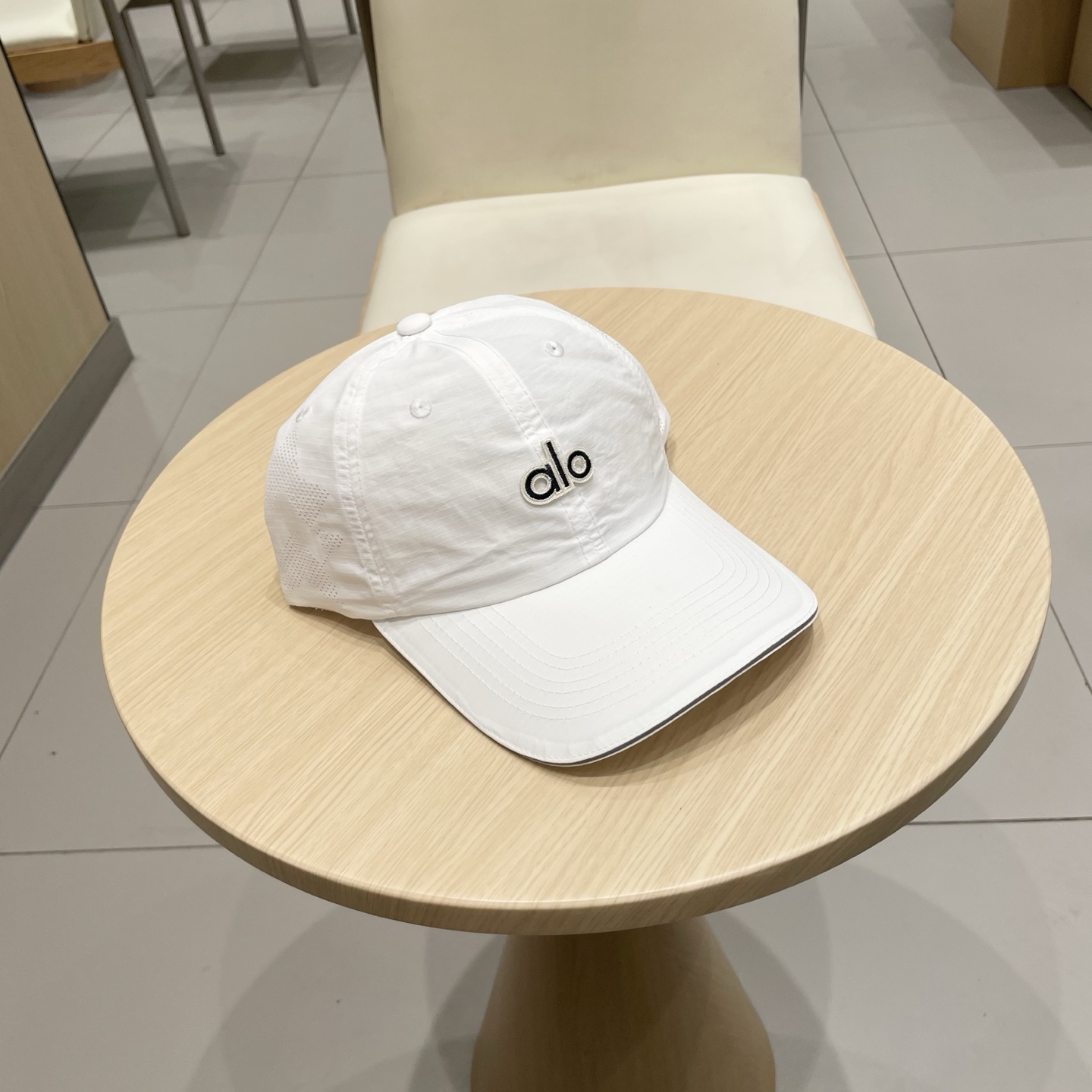  爆款🔥Alo新款棒球帽
定制超薄纯棉面料，简约时尚更透气，超火爆
现货秒发