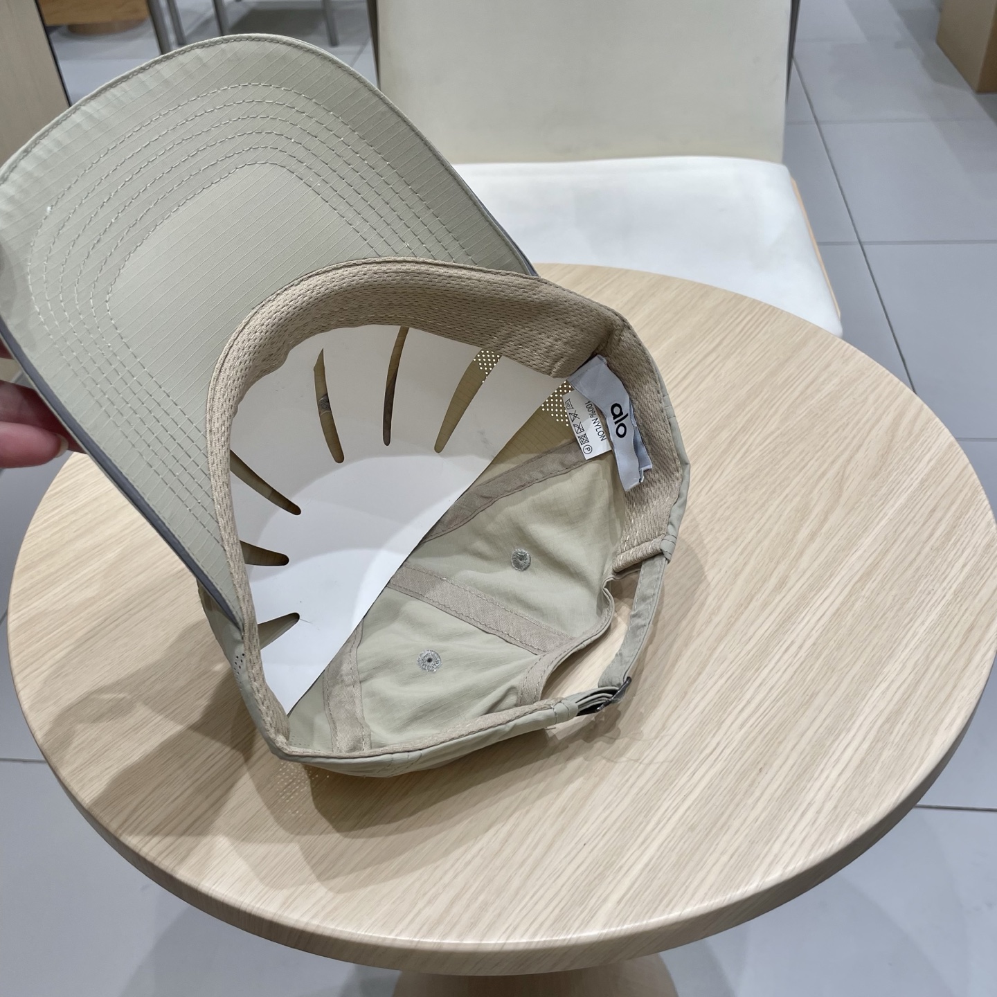  爆款🔥Alo新款棒球帽
定制超薄纯棉面料，简约时尚更透气，超火爆
现货秒发