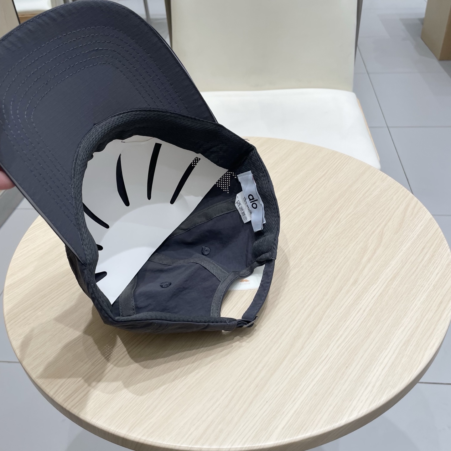  爆款🔥Alo新款棒球帽
定制超薄纯棉面料，简约时尚更透气，超火爆
现货秒发