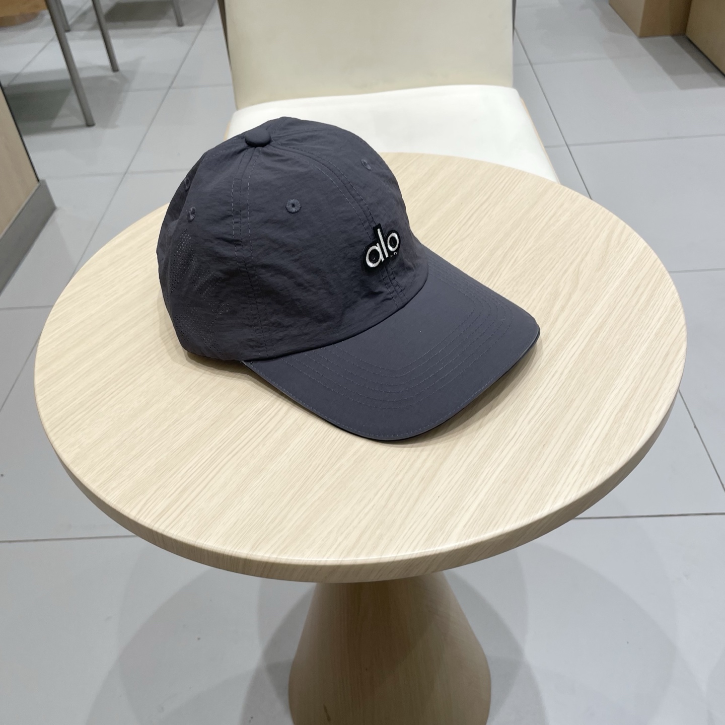  爆款🔥Alo新款棒球帽
定制超薄纯棉面料，简约时尚更透气，超火爆
现货秒发