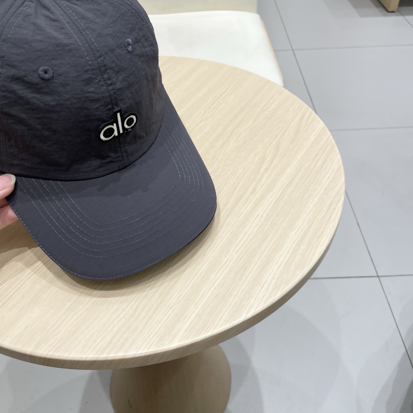  爆款🔥Alo新款棒球帽
定制超薄纯棉面料，简约时尚更透气，超火爆
现货秒发