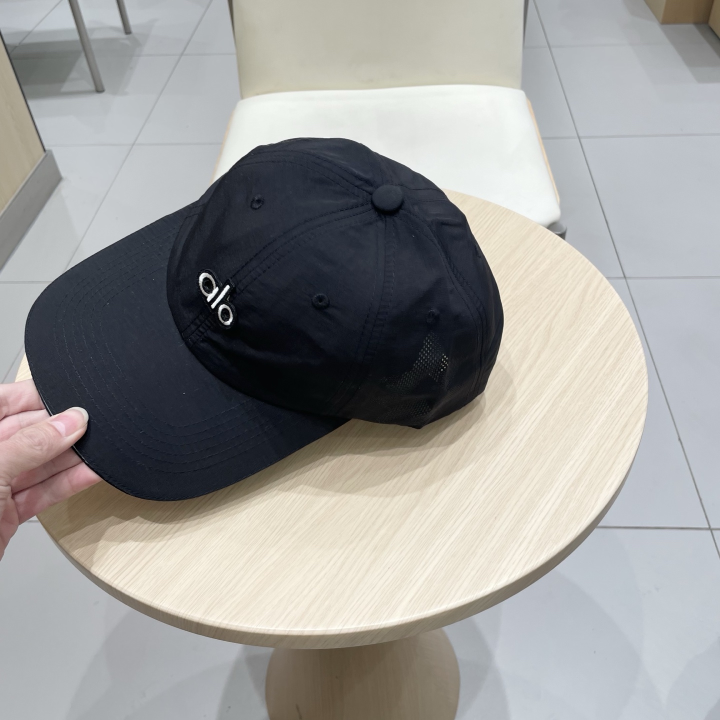  爆款🔥Alo新款棒球帽
定制超薄纯棉面料，简约时尚更透气，超火爆
现货秒发