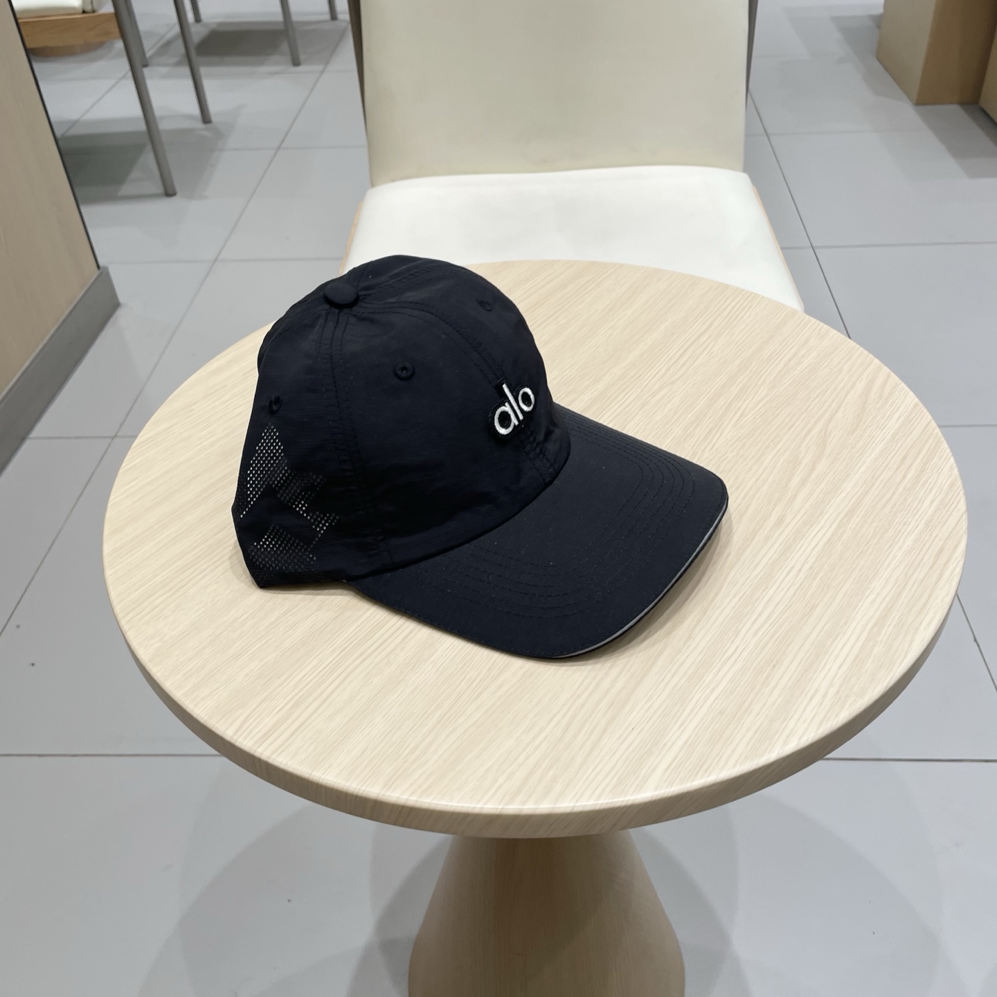  爆款🔥Alo新款棒球帽
定制超薄纯棉面料，简约时尚更透气，超火爆
现货秒发