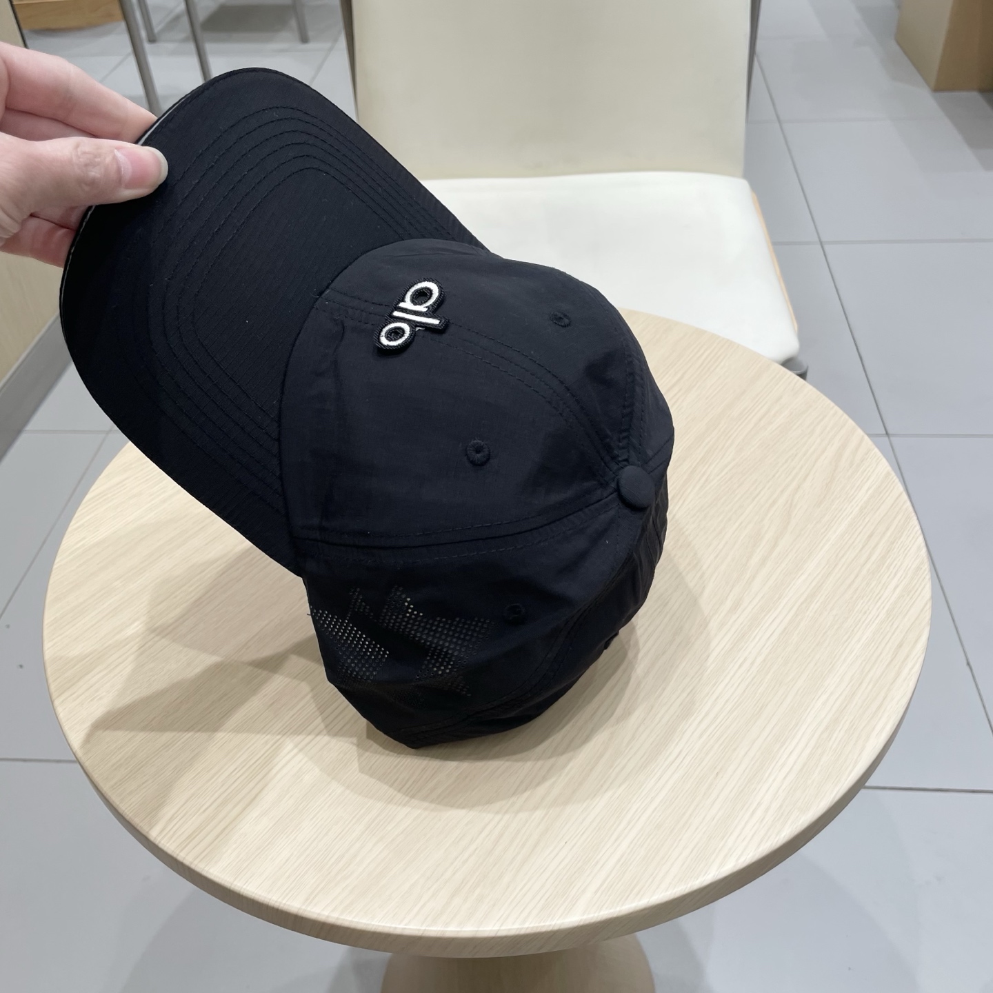  爆款🔥Alo新款棒球帽
定制超薄纯棉面料，简约时尚更透气，超火爆
现货秒发