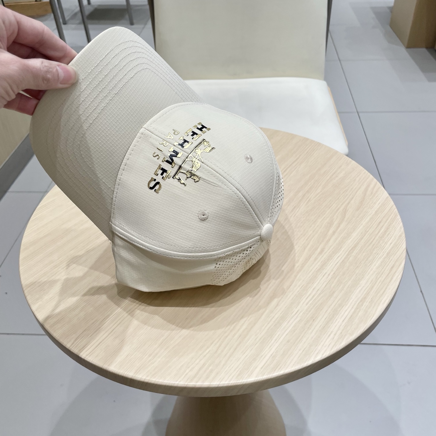 爱马仕 新款棒球帽，新款鸭舌帽，男女通用，头围57cm