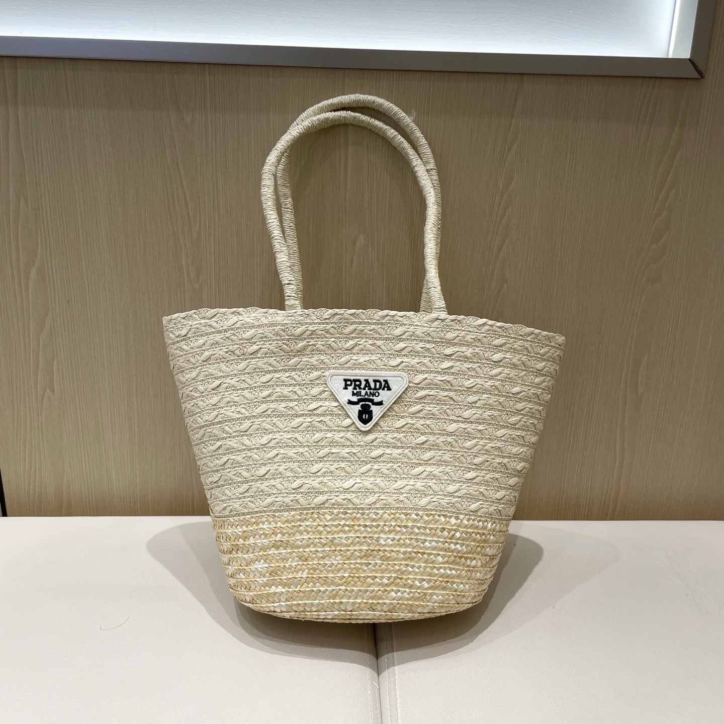 NO:226150,prada Prada Youbaku vegetable basket woven bag women 2025 summer beach vacation beach straw woven bag large capacity single shoulder bucket bag size top width 40X bottom width 23X 30cm hat straw hat fisherman hat baseball hat, hat, prada, prada, espadrilles, espadrilles, hats19860909prada普拉达优袋库菜篮子编织包女2025夏海边度假沙滩草编包大容量单肩水桶包包尺寸上宽40X 下宽23X 30cm帽子草帽渔夫帽棒球帽,帽子,prada,prada,espadrilles,espadrilles,hats,hat