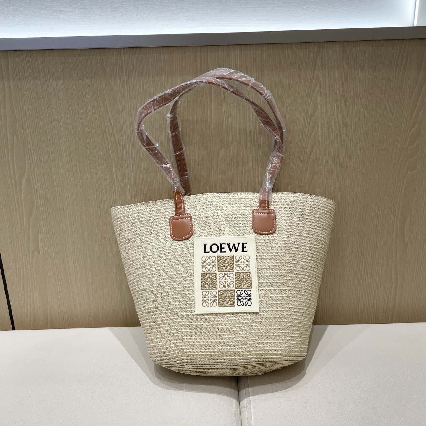 NO:226191,LOEWE Loewe large capacity bag female internet celebrity new knitted handbag travel tote bag travel beach bag one shoulder straw woven bag size: top width 40cm lower width 23cm height 30cm hat straw hat fisherman hat baseball hat, hat, loewe, loewe, espadrilles, espadrilles, totes, hats19860909LOEWE罗意威大容量包包女网红新款编织手提包旅行托特包出行沙滩包单肩草编包尺寸:上宽40cm 下宽23cm高度30cm帽子草帽渔夫帽棒球帽,帽子,loewe,loewe,espadrilles,espadrilles,totes,hats,hat