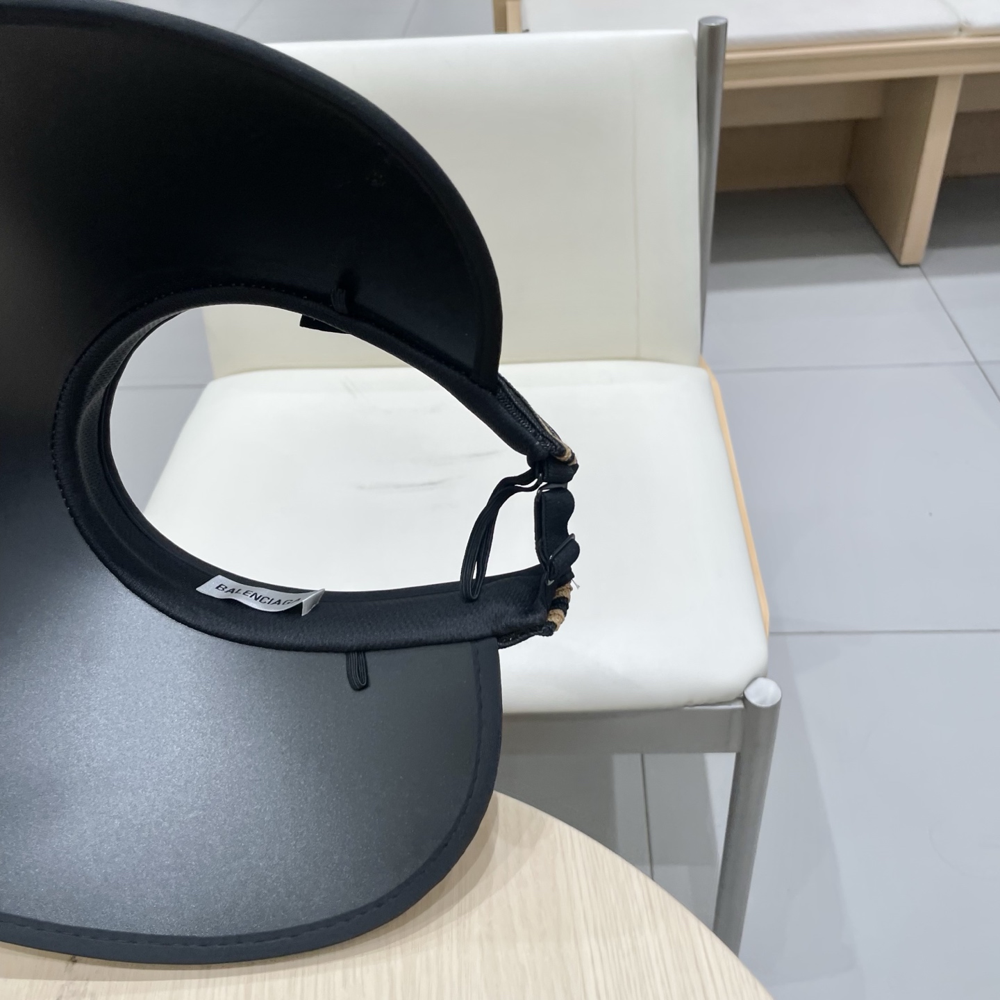   BALENCIAGA巴黎世家新款防晒帽子女款防紫外线萎形格空顶
太阳冰丝夏天骑车遮阳帽