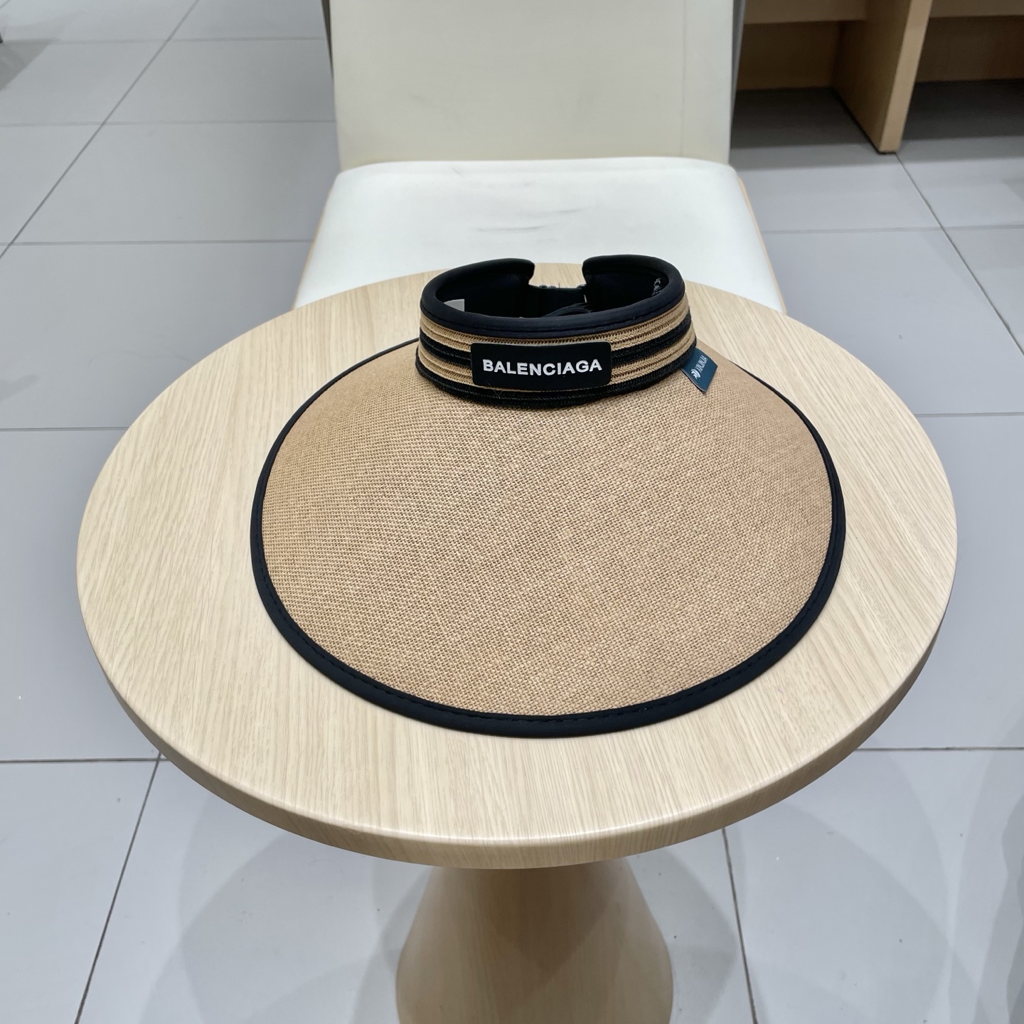   BALENCIAGA巴黎世家新款防晒帽子女款防紫外线萎形格空顶
太阳冰丝夏天骑车遮阳帽