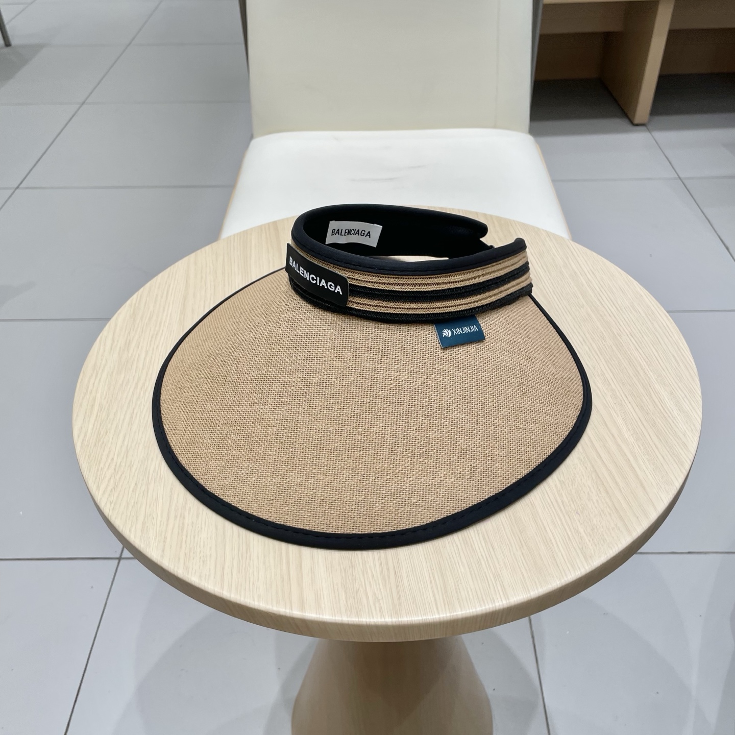   BALENCIAGA巴黎世家新款防晒帽子女款防紫外线萎形格空顶
太阳冰丝夏天骑车遮阳帽