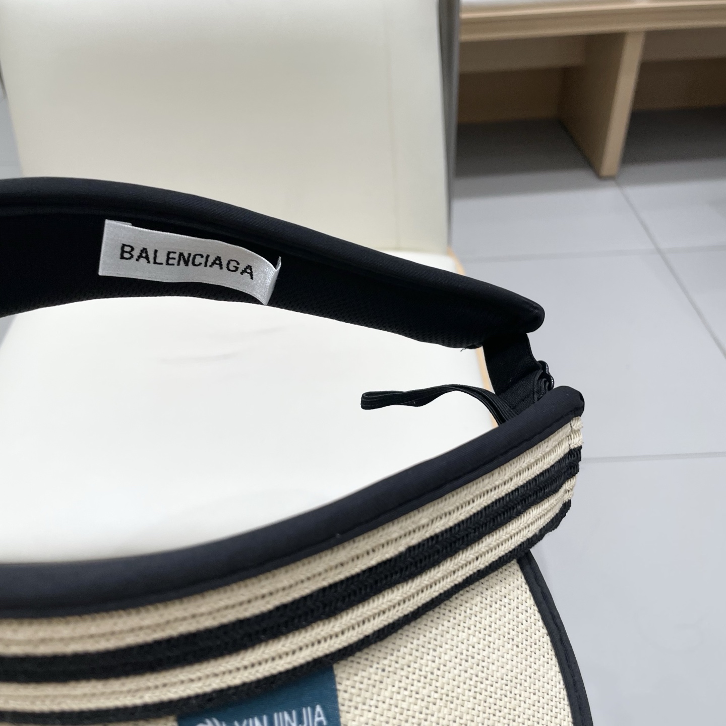   BALENCIAGA巴黎世家新款防晒帽子女款防紫外线萎形格空顶
太阳冰丝夏天骑车遮阳帽