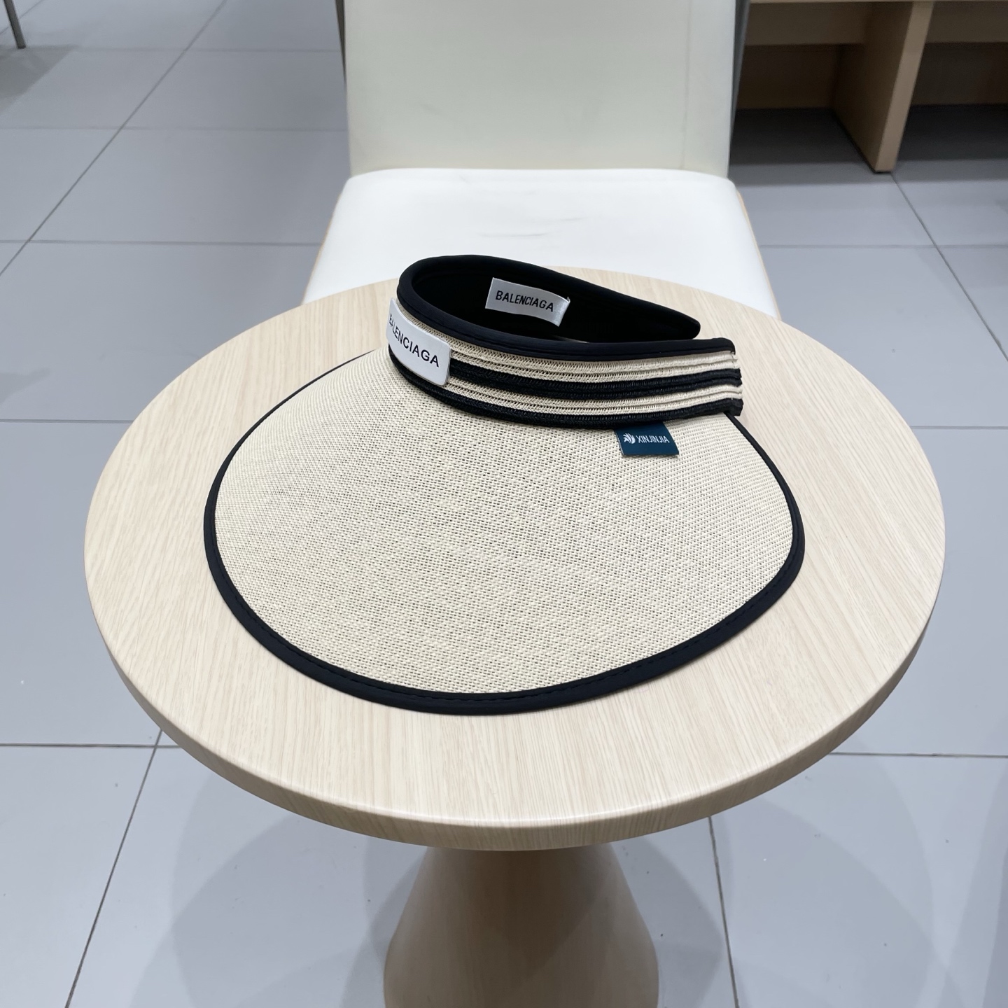   BALENCIAGA巴黎世家新款防晒帽子女款防紫外线萎形格空顶
太阳冰丝夏天骑车遮阳帽