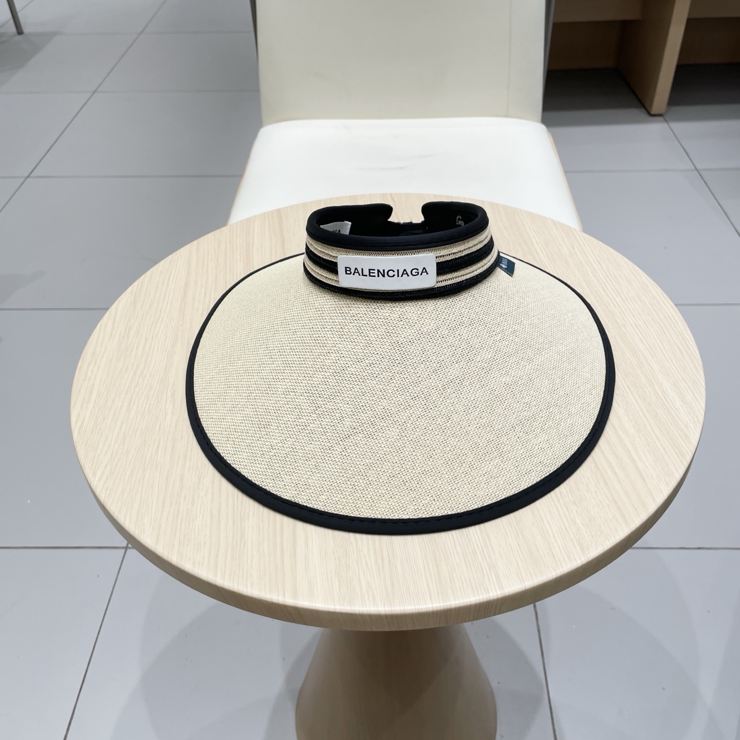   BALENCIAGA巴黎世家新款防晒帽子女款防紫外线萎形格空顶
太阳冰丝夏天骑车遮阳帽