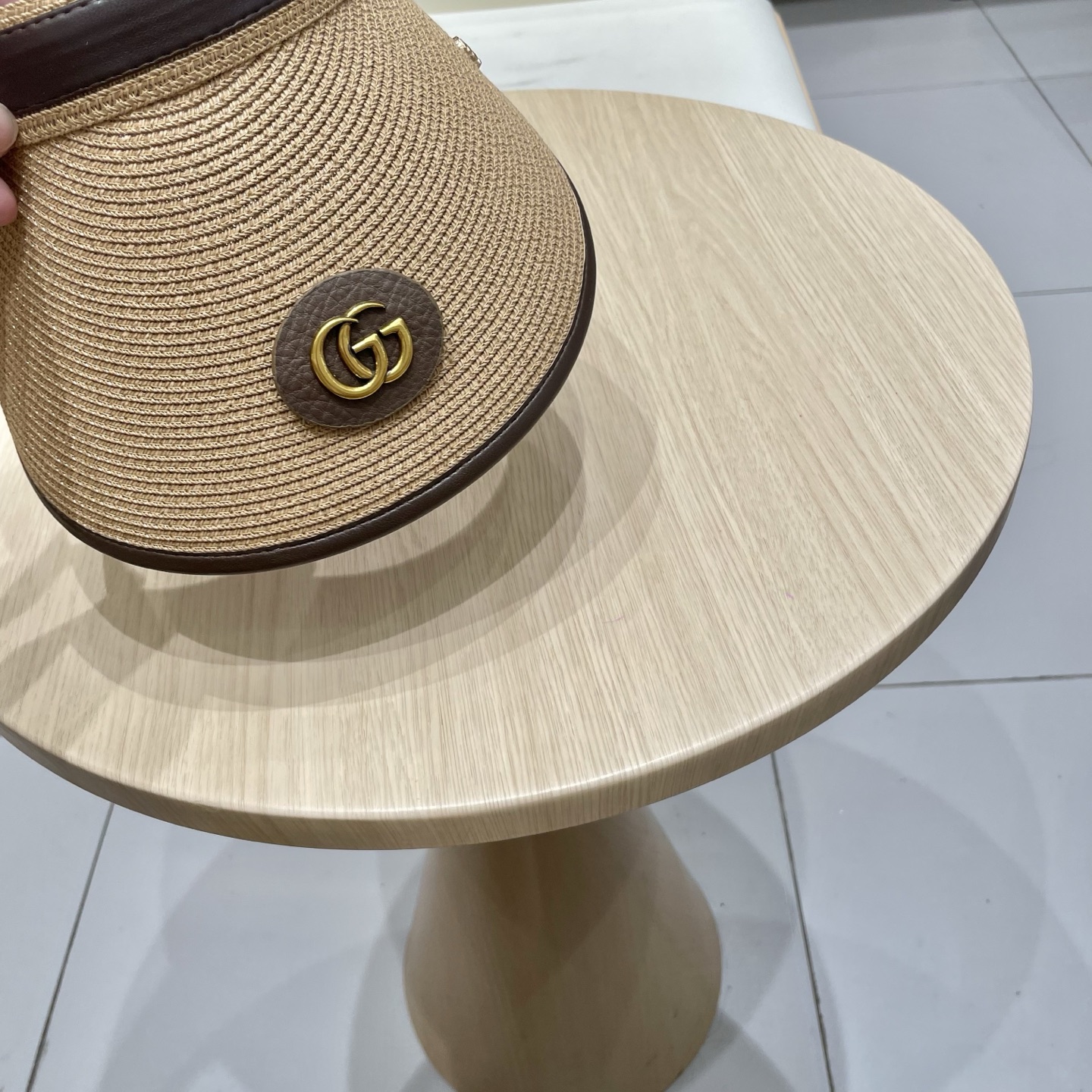  gucci古奇2025新款发箍式网红太阳帽皮边遮阳防紫外线空顶帽子沙滩防晒草帽