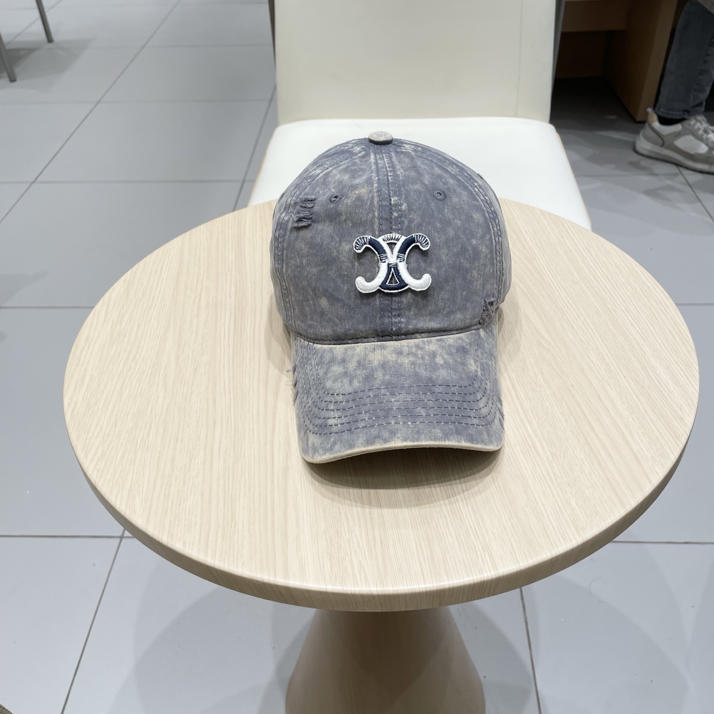 CELINE 塞琳 新款 🆕 棒球帽 🧢 原单棒球帽 🧢原版1.1复刻 面料轻盈透气。 💥完美版型，原厂