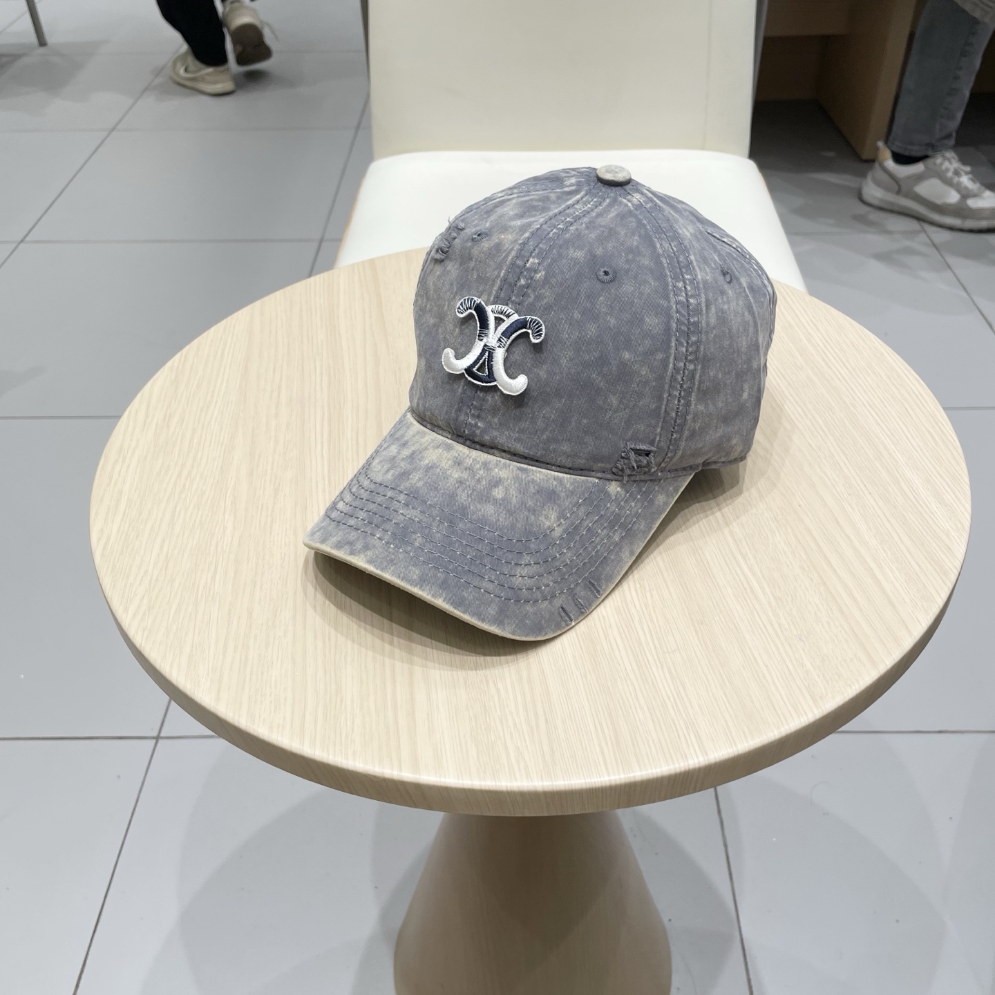 CELINE 塞琳 新款 🆕 棒球帽 🧢 原单棒球帽 🧢原版1.1复刻 面料轻盈透气。 💥完美版型，原厂