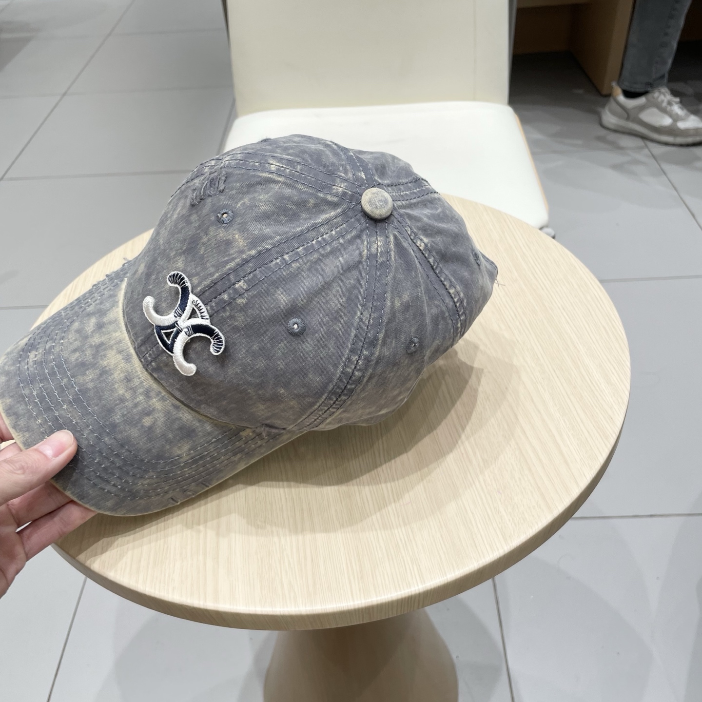 CELINE 塞琳 新款 🆕 棒球帽 🧢 原单棒球帽 🧢原版1.1复刻 面料轻盈透气。 💥完美版型，原厂