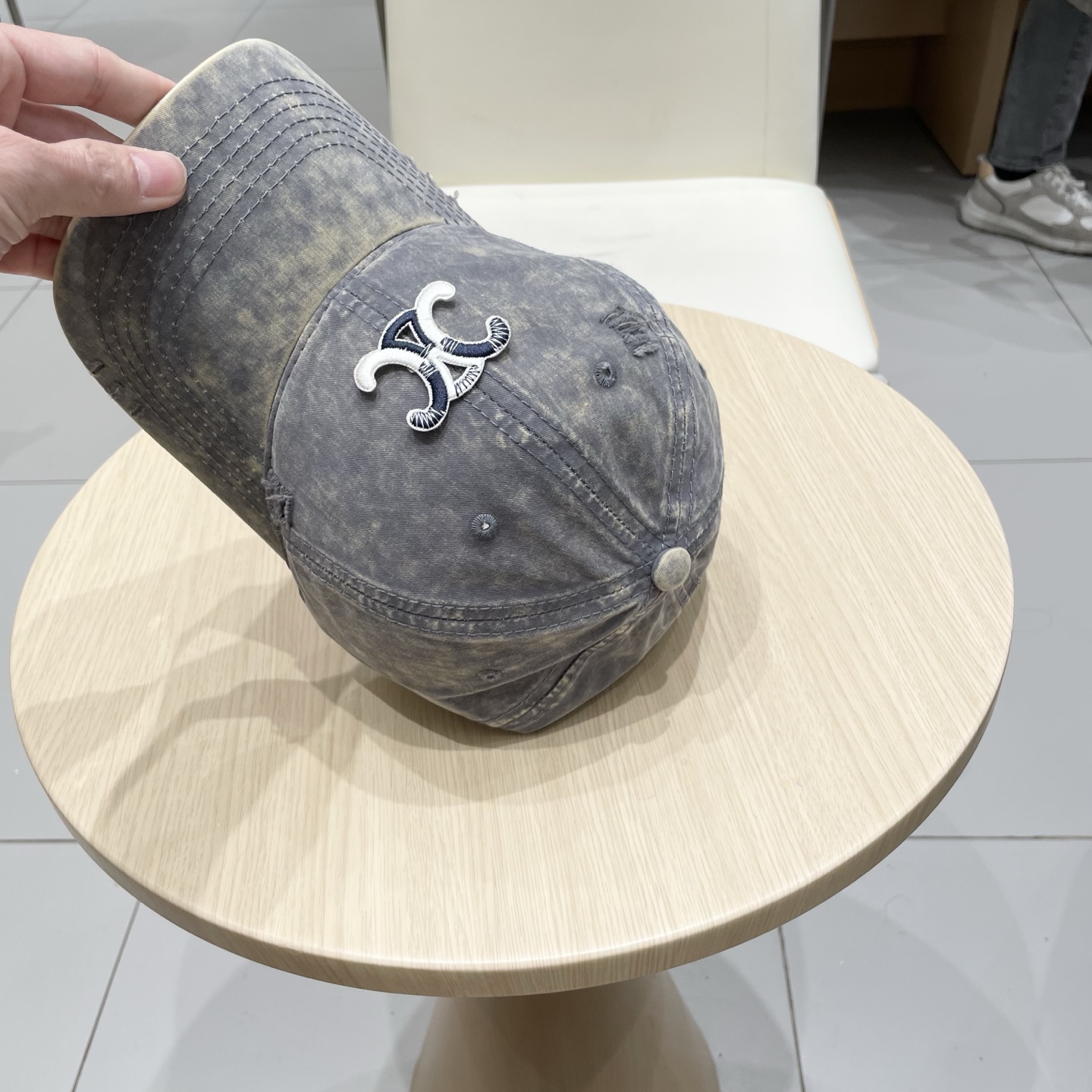 CELINE 塞琳 新款 🆕 棒球帽 🧢 原单棒球帽 🧢原版1.1复刻 面料轻盈透气。 💥完美版型，原厂