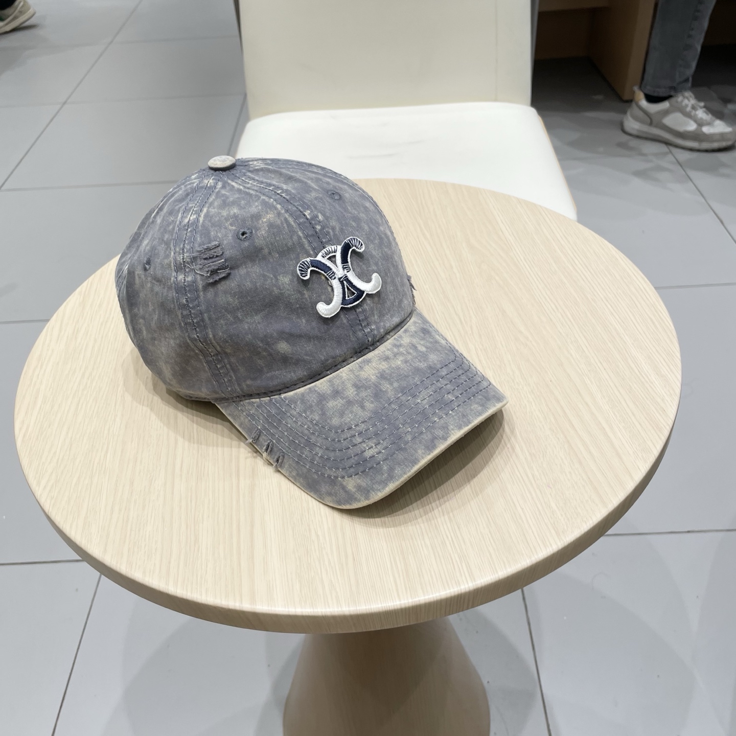 CELINE 塞琳 新款 🆕 棒球帽 🧢 原单棒球帽 🧢原版1.1复刻 面料轻盈透气。 💥完美版型，原厂