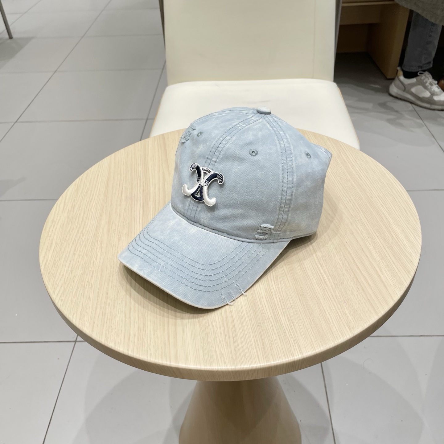 CELINE 塞琳 新款 🆕 棒球帽 🧢 原单棒球帽 🧢原版1.1复刻 面料轻盈透气。 💥完美版型，原厂