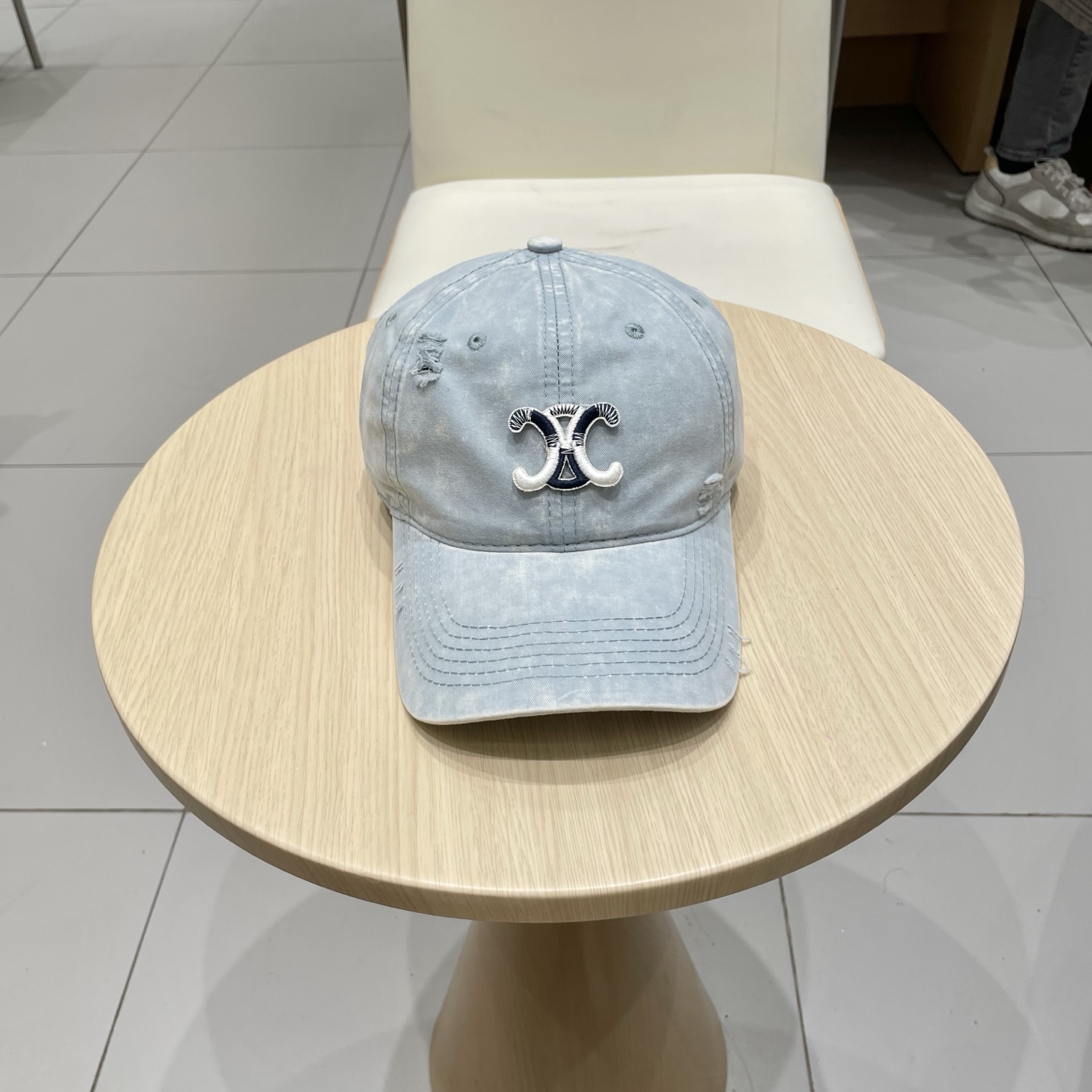 CELINE 塞琳 新款 🆕 棒球帽 🧢 原单棒球帽 🧢原版1.1复刻 面料轻盈透气。 💥完美版型，原厂