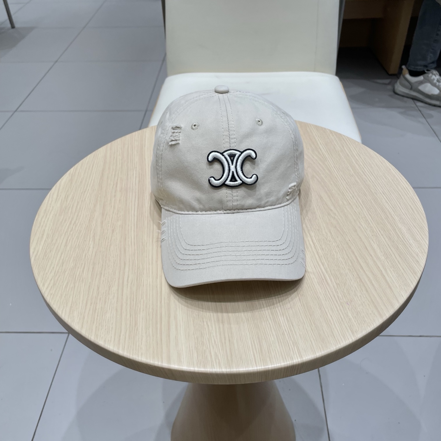 NO:359299,CELINE New Baseball Cap Original Single Baseball Cap Original 1.1 Replica Fabric Light and breathable. Perfect fit, original quality, suitable for men and women!  Hat Straw Hat Fisherman Hat Baseball Hat, Hats, Celine, espadrilles, hatsCELINE 塞琳 新款 棒球帽  原单棒球帽 原版1.1复刻 面料轻盈透气. 完美版型, 原厂品质,男女适用！帽子草帽渔夫帽棒球帽,帽子,celine,espadrilles,hats,hat
