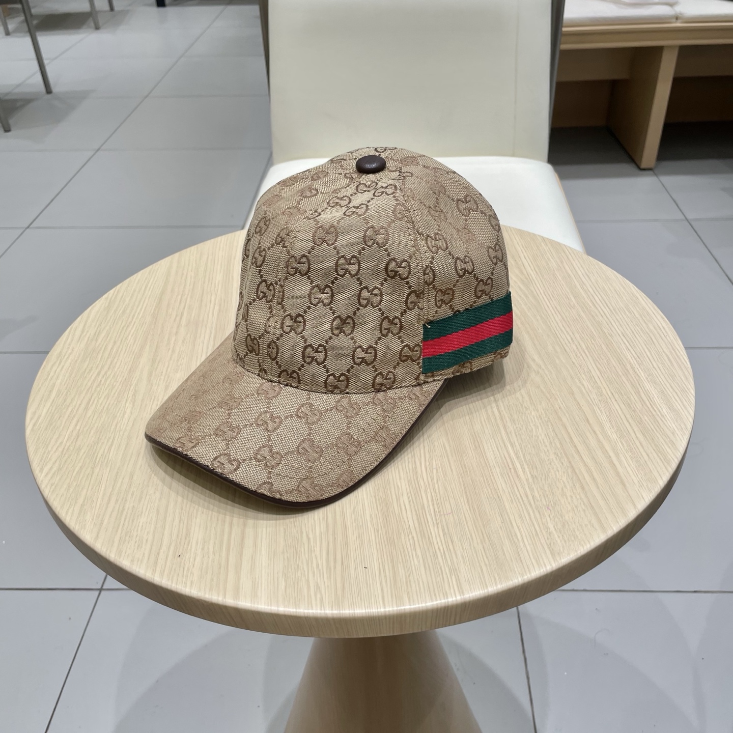 万年经典款新色出，Gucci(古奇)经典原单棒球帽😍😍专柜1:1开模订制，最高版本，原版帆布料+头层牛皮