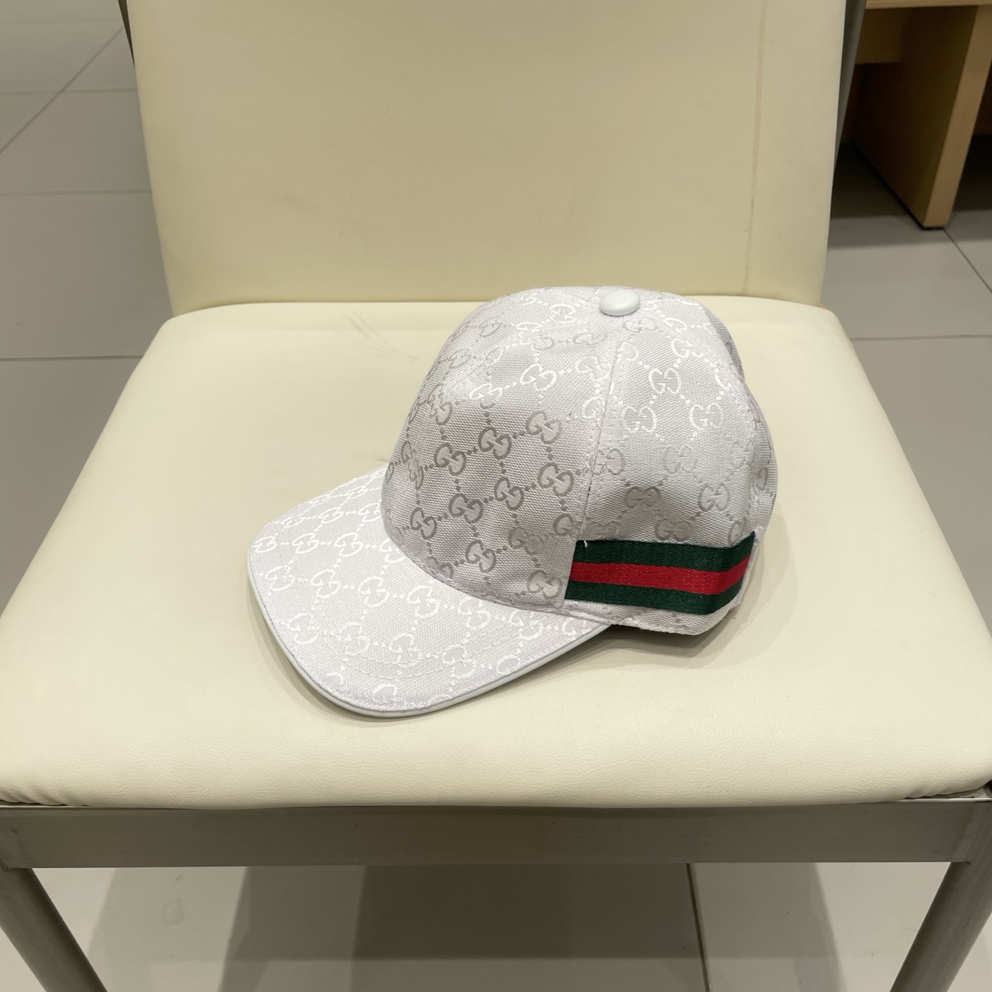 万年经典款新色出，Gucci(古奇)经典原单棒球帽😍😍专柜1:1开模订制，最高版本，原版帆布料+头层牛皮