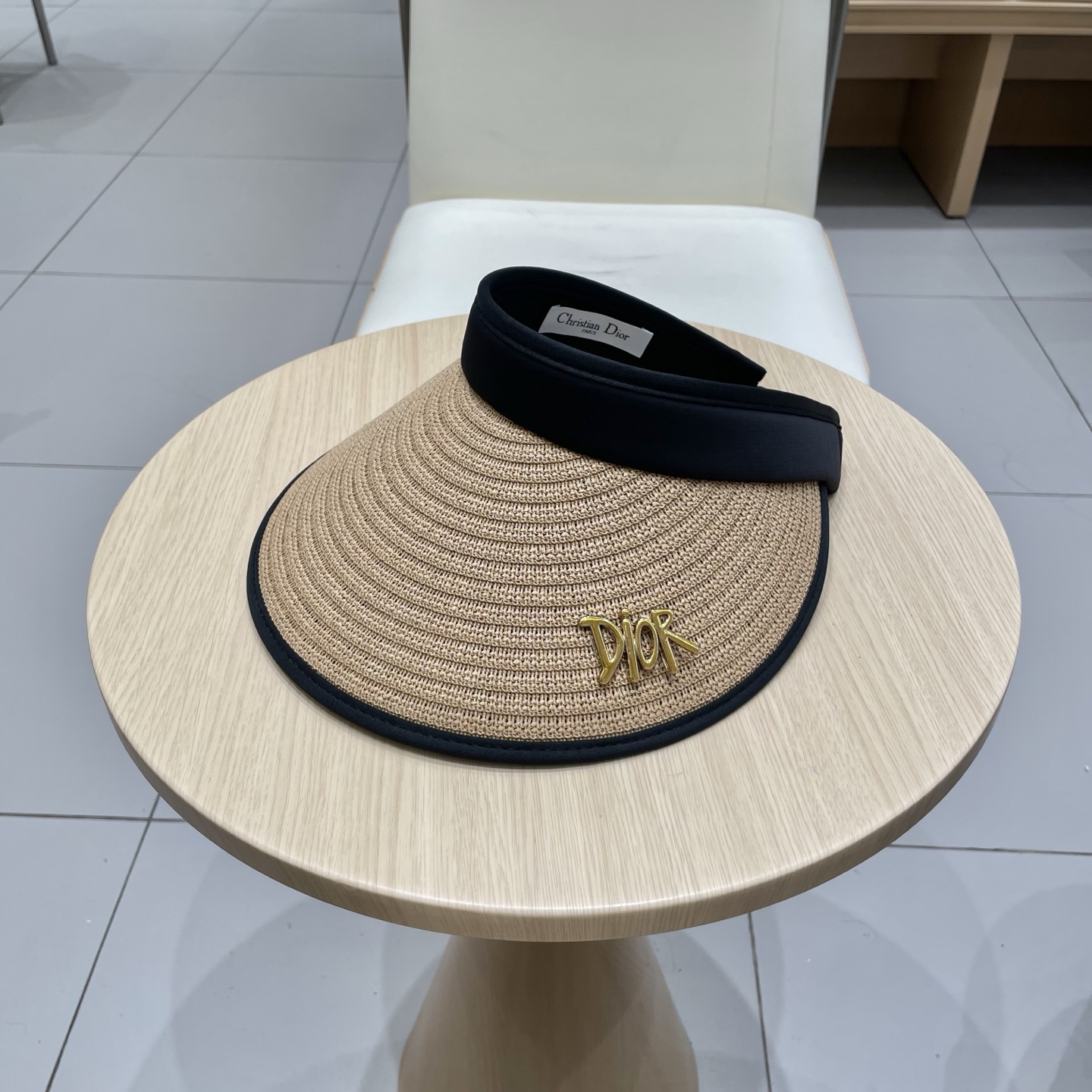 NO:350667,Dior 2025 new model empty top hat, a must-have item in summer, because it is really easy to match, summer with cool summer style is really super literary style ~ Any white dress can attract the attention of blockbusters ~ hat straw hat fisherman hat baseball hat, hat, dior, dior, espadrilles, skirts, hats迪奥Dior2025新款 空顶帽,夏天必备单品,因为真的太好搭,夏天搭配清凉夏日风情真的超级文艺范～随便一身小白裙就可以吸引大片目光～帽子草帽渔夫帽棒球帽,帽子,dior,dior,espadrilles,skirts,hats,hat