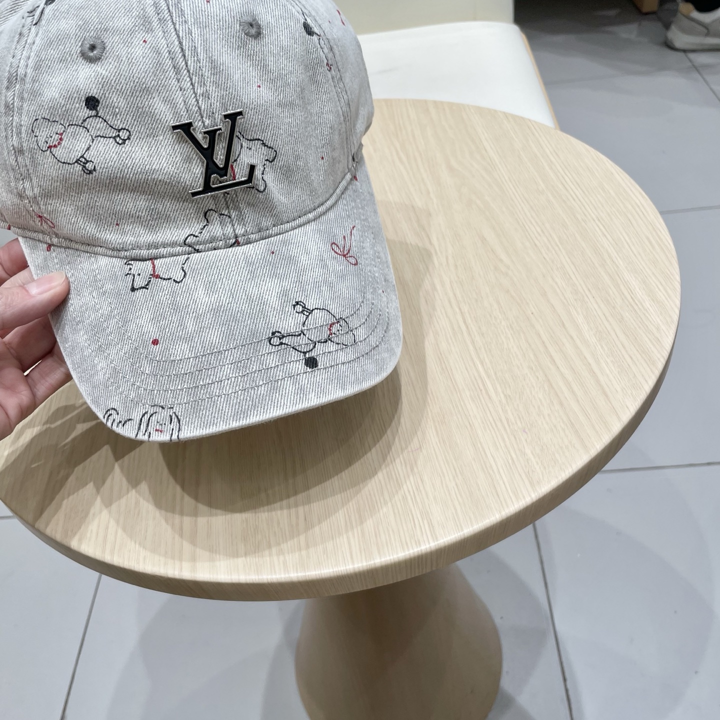 🧢路易威登棒球帽 LouisVuitton😍新款LV棒球帽，重工打造♥️高端大气，百搭款🤗男女通用！跑量