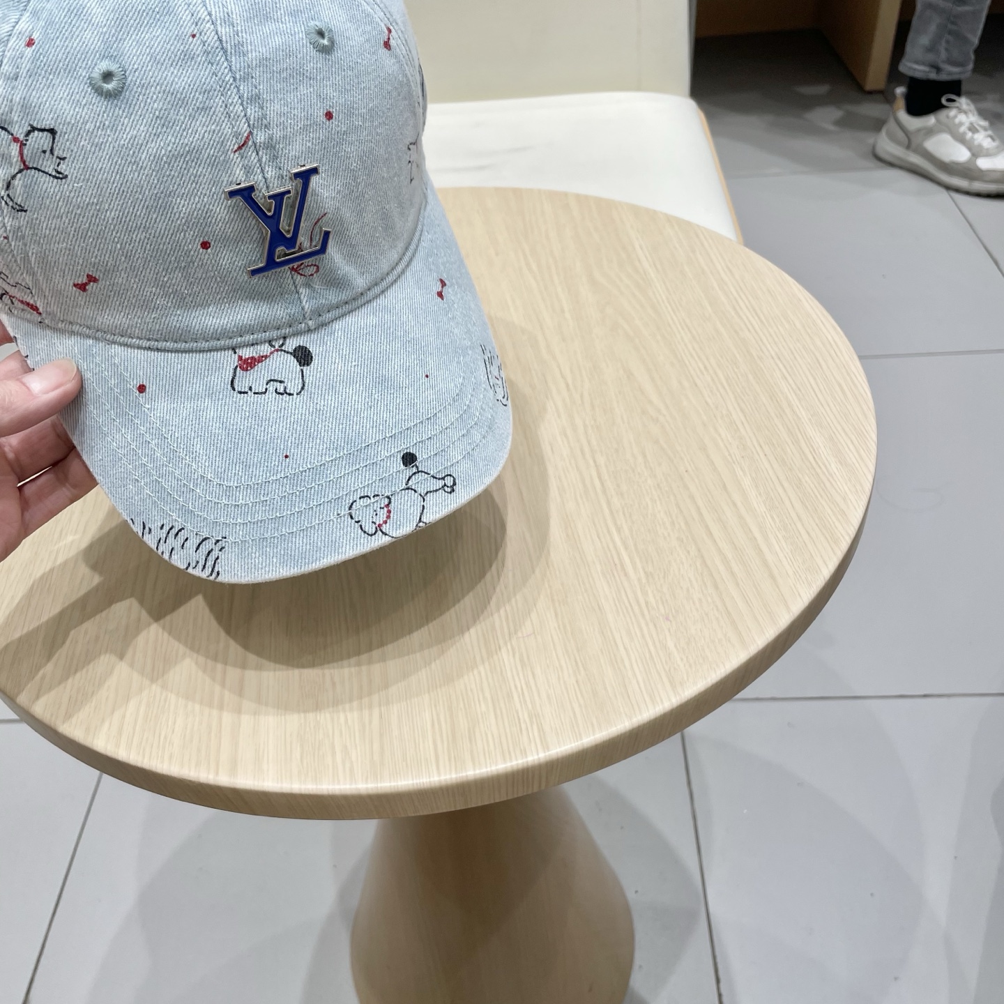 🧢路易威登棒球帽 LouisVuitton😍新款LV棒球帽，重工打造♥️高端大气，百搭款🤗男女通用！跑量