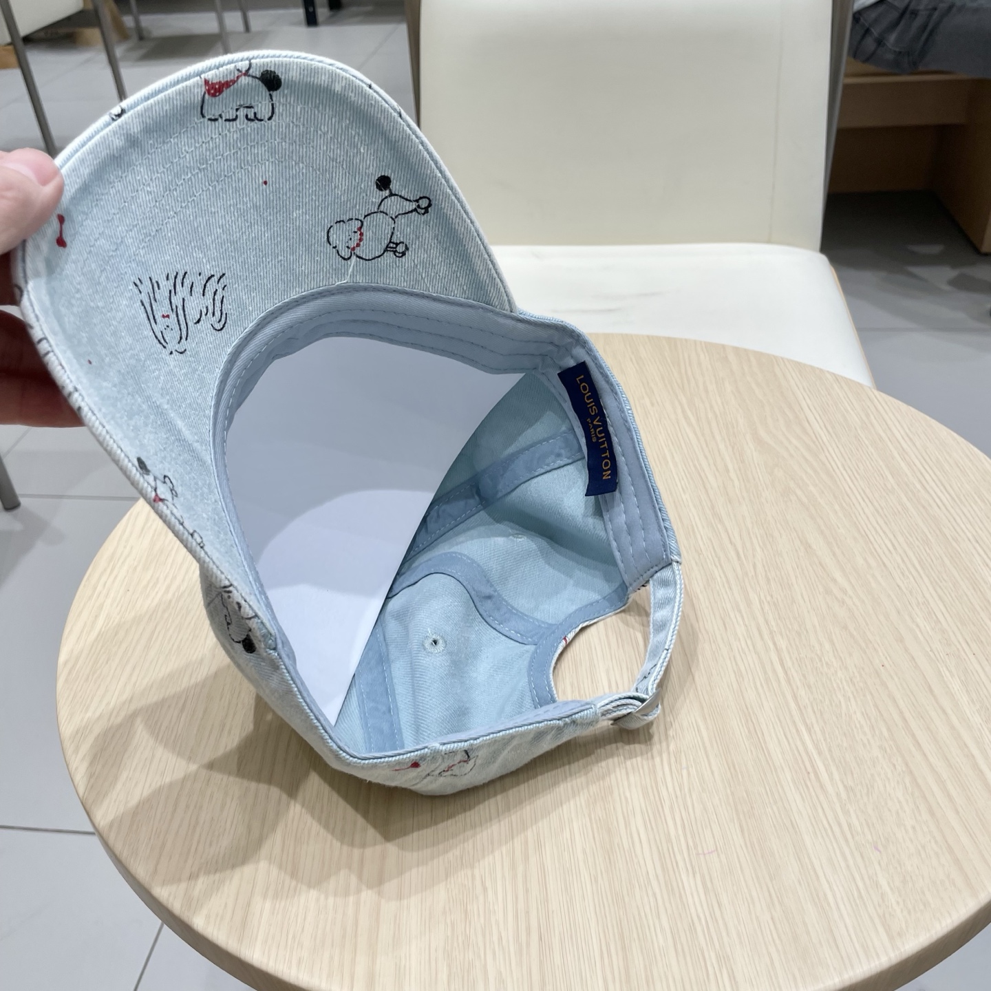 🧢路易威登棒球帽 LouisVuitton😍新款LV棒球帽，重工打造♥️高端大气，百搭款🤗男女通用！跑量