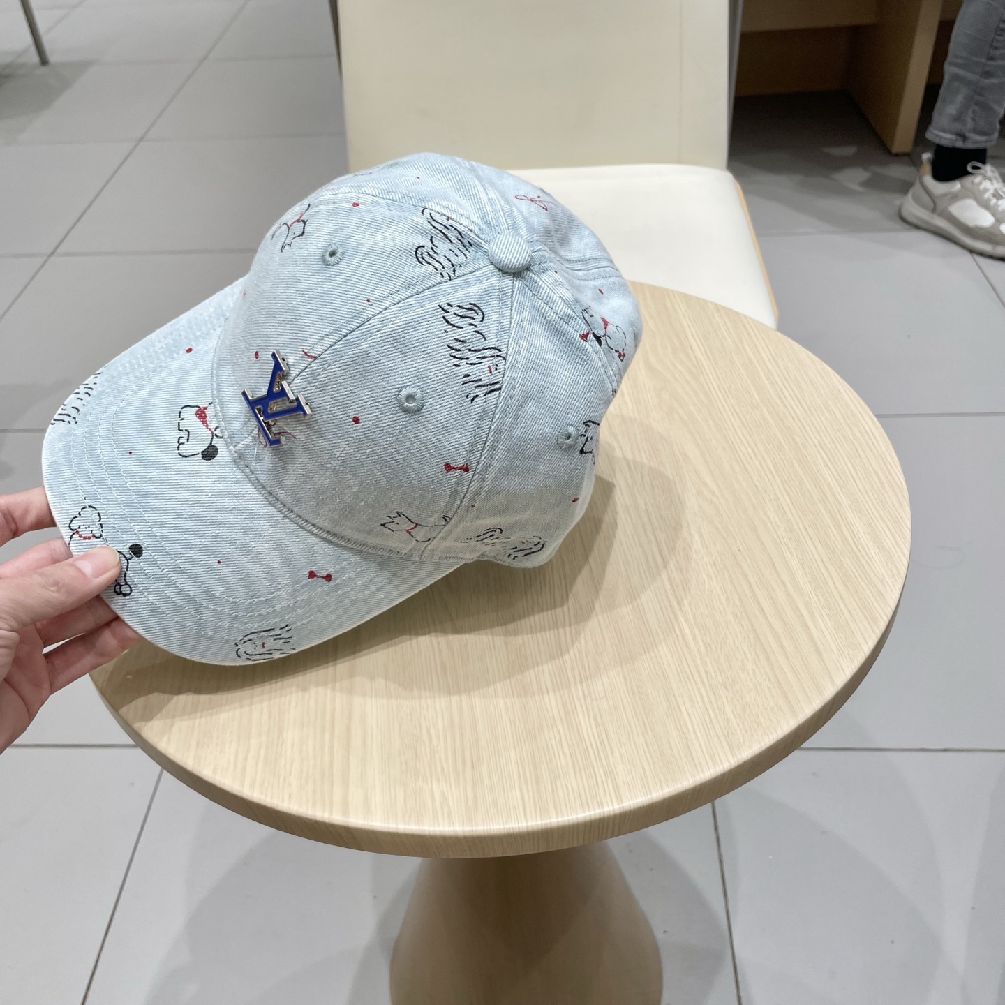 🧢路易威登棒球帽 LouisVuitton😍新款LV棒球帽，重工打造♥️高端大气，百搭款🤗男女通用！跑量