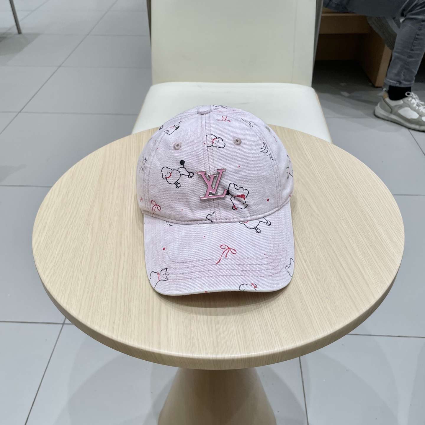 NO:350771,Louis Vuitton Baseball Cap Louis Vuitton's new LV baseball cap, heavy industry creates high-end and atmospheric, versatile and universal for both men and women!  Run volume!  hat straw hat fisherman hat baseball hat, hat, louis vuitton, louis vuitton, louis vuitton, espadrilles, hats路易威登棒球帽 LouisVuitton新款LV棒球帽,重工打造高端大气,百搭款男女通用！跑量！帽子草帽渔夫帽棒球帽,帽子,louis vuitton,louis vuitton,louis vuitton,espadrilles,hats,hat