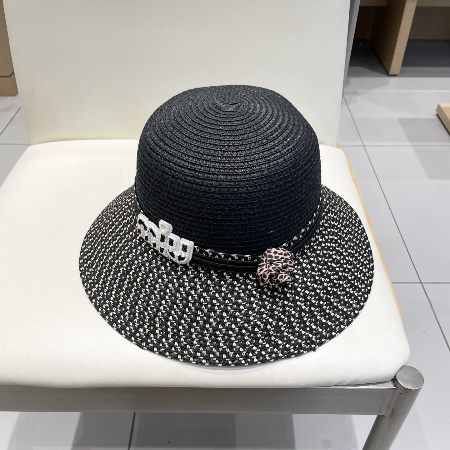 缪缪miumiu 2025新款草帽，高级定制，名媛风，夏季防晒防紫外线，出行必备，百搭好看