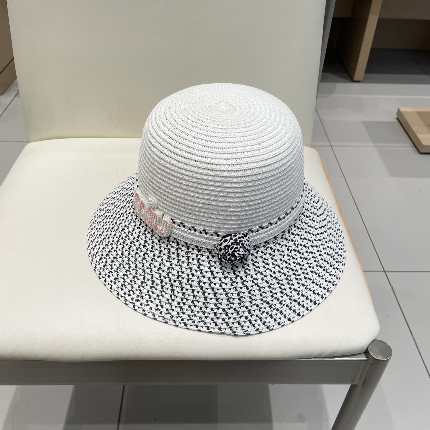 缪缪miumiu 2025新款草帽，高级定制，名媛风，夏季防晒防紫外线，出行必备，百搭好看