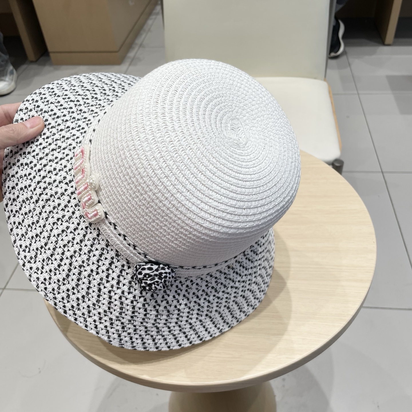 缪缪miumiu 2025新款草帽，高级定制，名媛风，夏季防晒防紫外线，出行必备，百搭好看