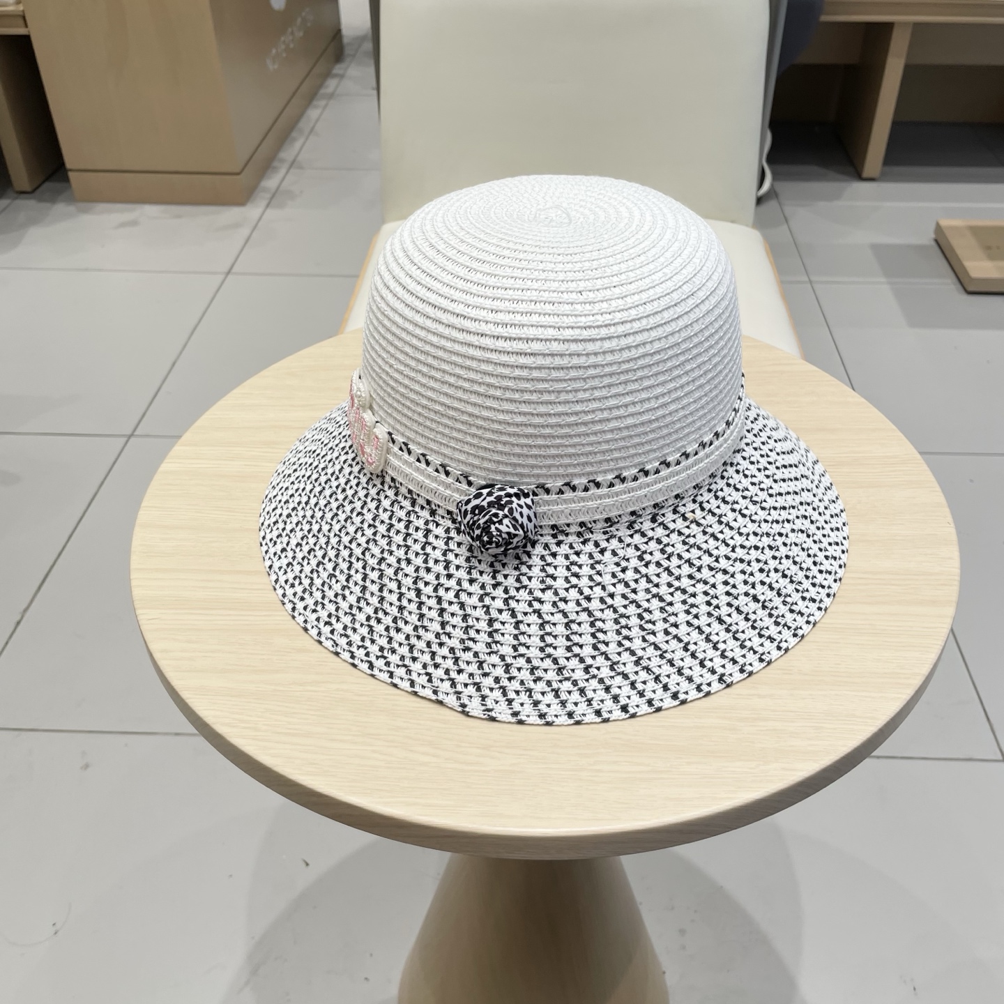 缪缪miumiu 2025新款草帽，高级定制，名媛风，夏季防晒防紫外线，出行必备，百搭好看