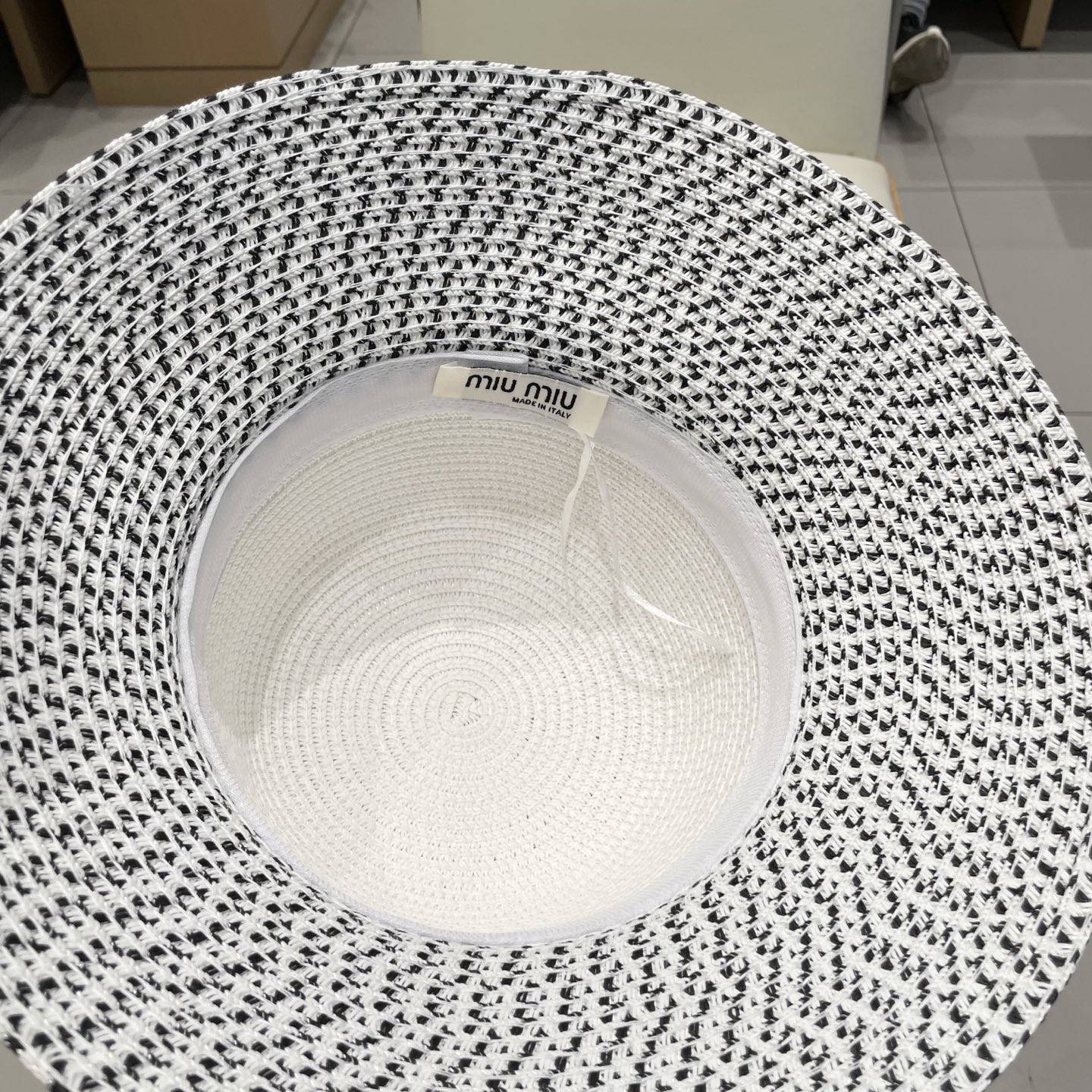 缪缪miumiu 2025新款草帽，高级定制，名媛风，夏季防晒防紫外线，出行必备，百搭好看