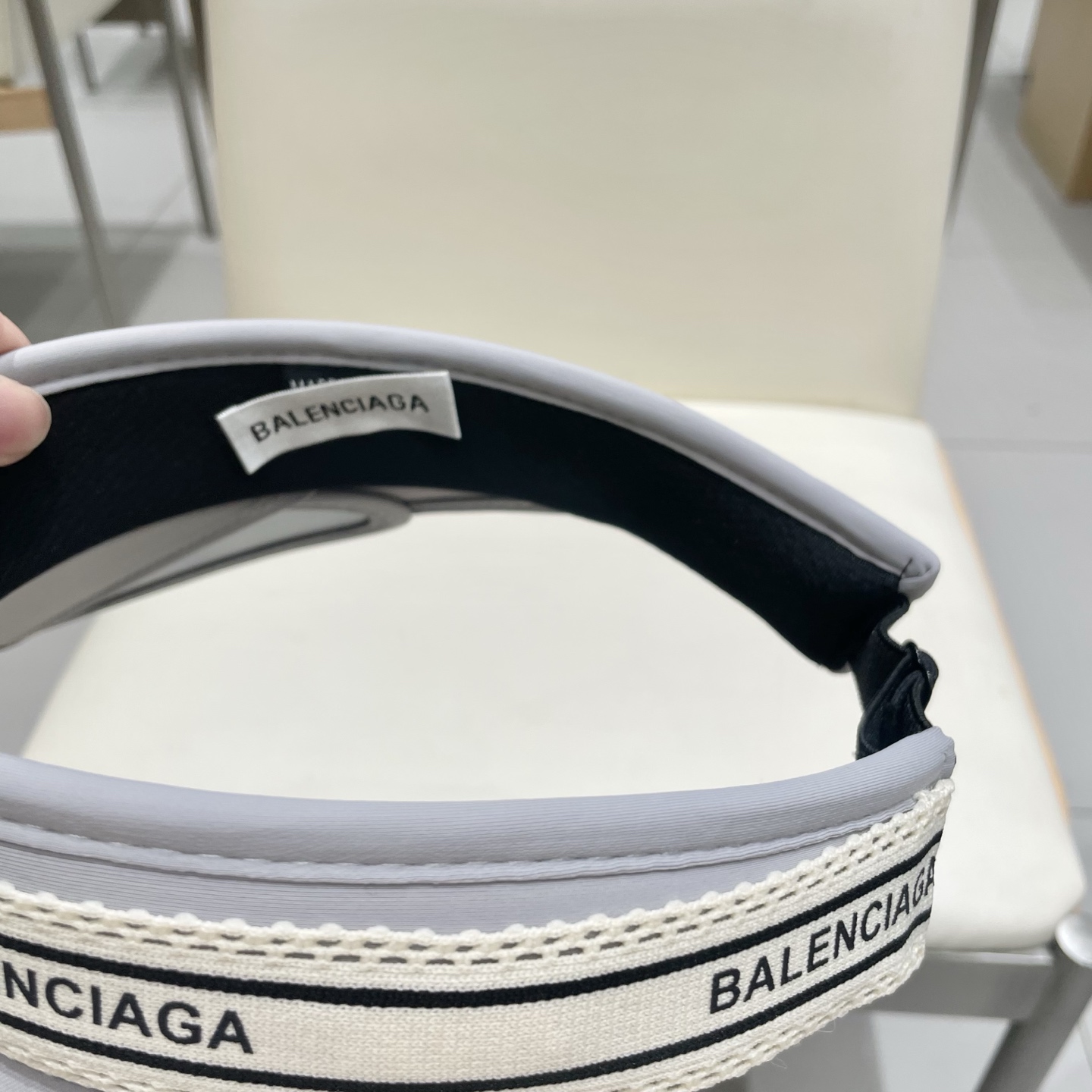 最新巴黎世家BALENCIAGA，空顶遮阳帽，最好品质的，休闲大方，大家自己对比哦