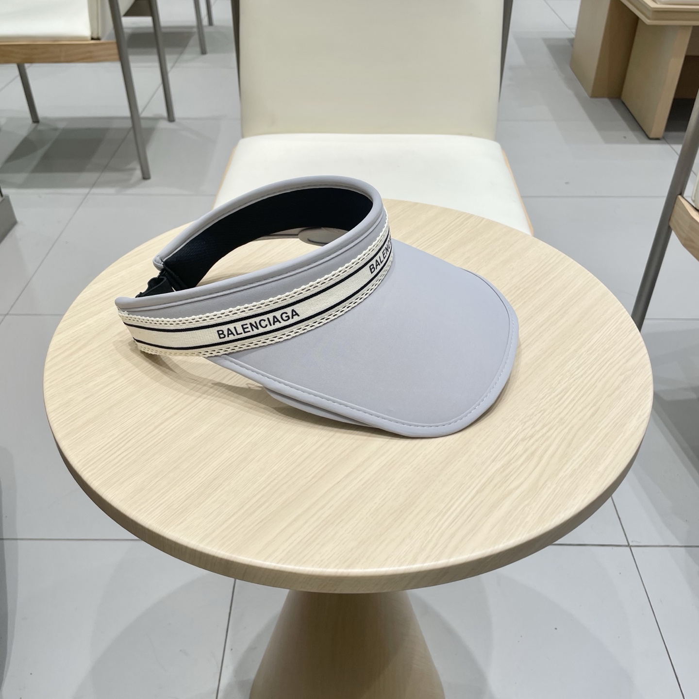 最新巴黎世家BALENCIAGA，空顶遮阳帽，最好品质的，休闲大方，大家自己对比哦