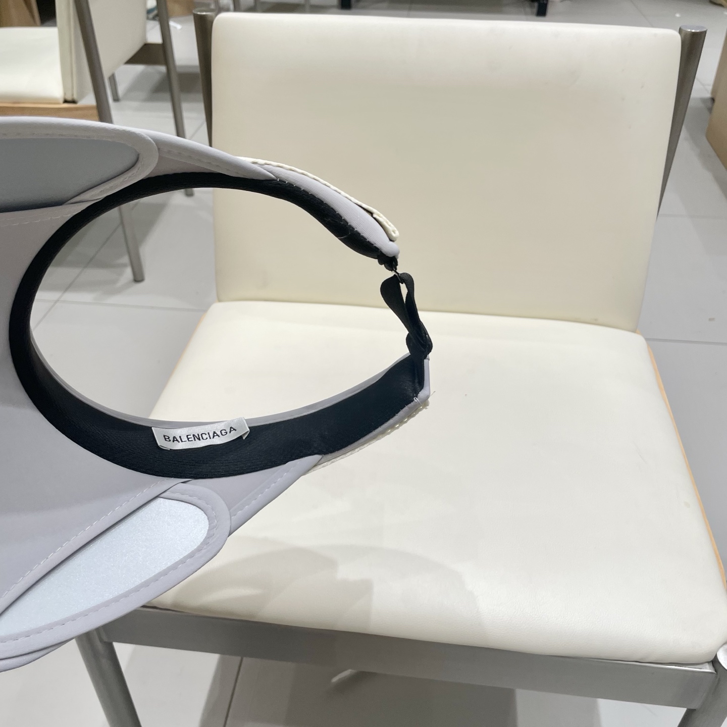 最新巴黎世家BALENCIAGA，空顶遮阳帽，最好品质的，休闲大方，大家自己对比哦