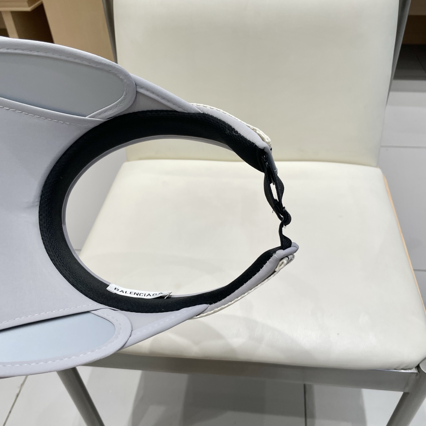 最新巴黎世家BALENCIAGA，空顶遮阳帽，最好品质的，休闲大方，大家自己对比哦