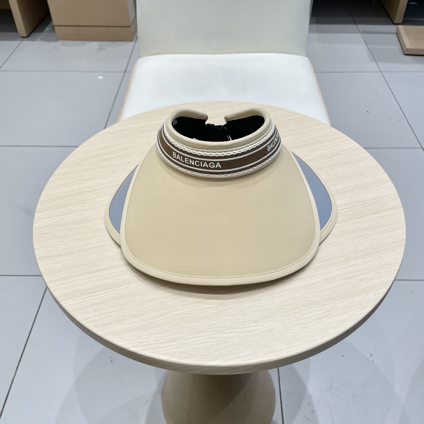 最新巴黎世家BALENCIAGA，空顶遮阳帽，最好品质的，休闲大方，大家自己对比哦